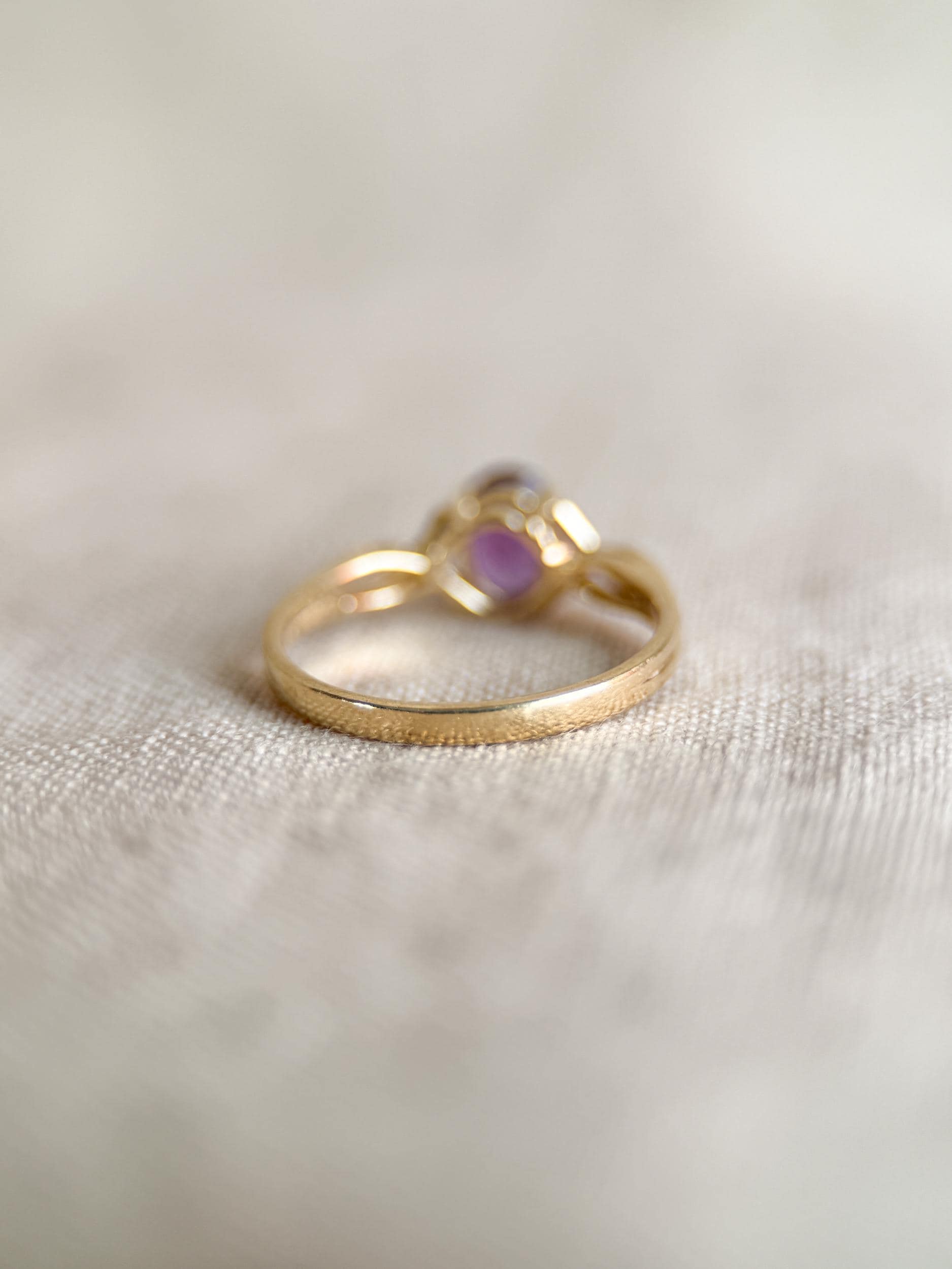 Vintage 1990s Purple Amethyst Ring in 14k Gold