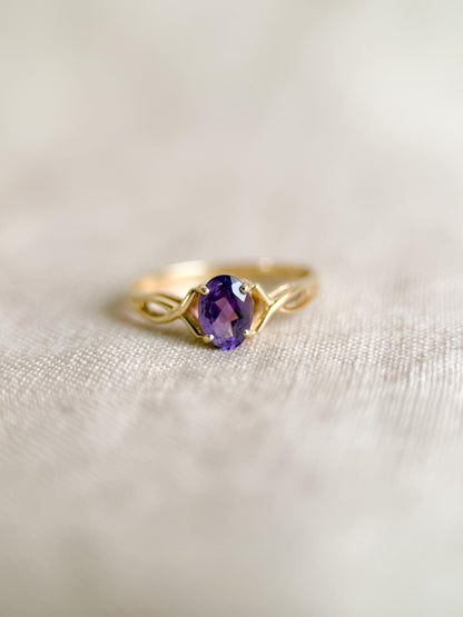 Vintage 1990s Purple Amethyst Ring in 14k Gold