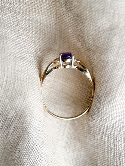 Vintage 1990s Purple Amethyst Ring in 14k Gold