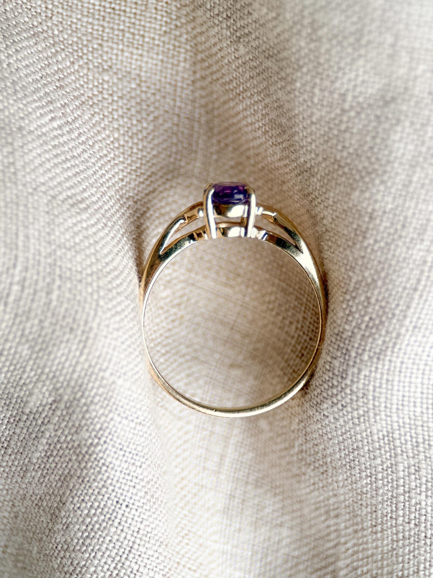 Vintage 1990s Purple Amethyst Ring in 14k Gold