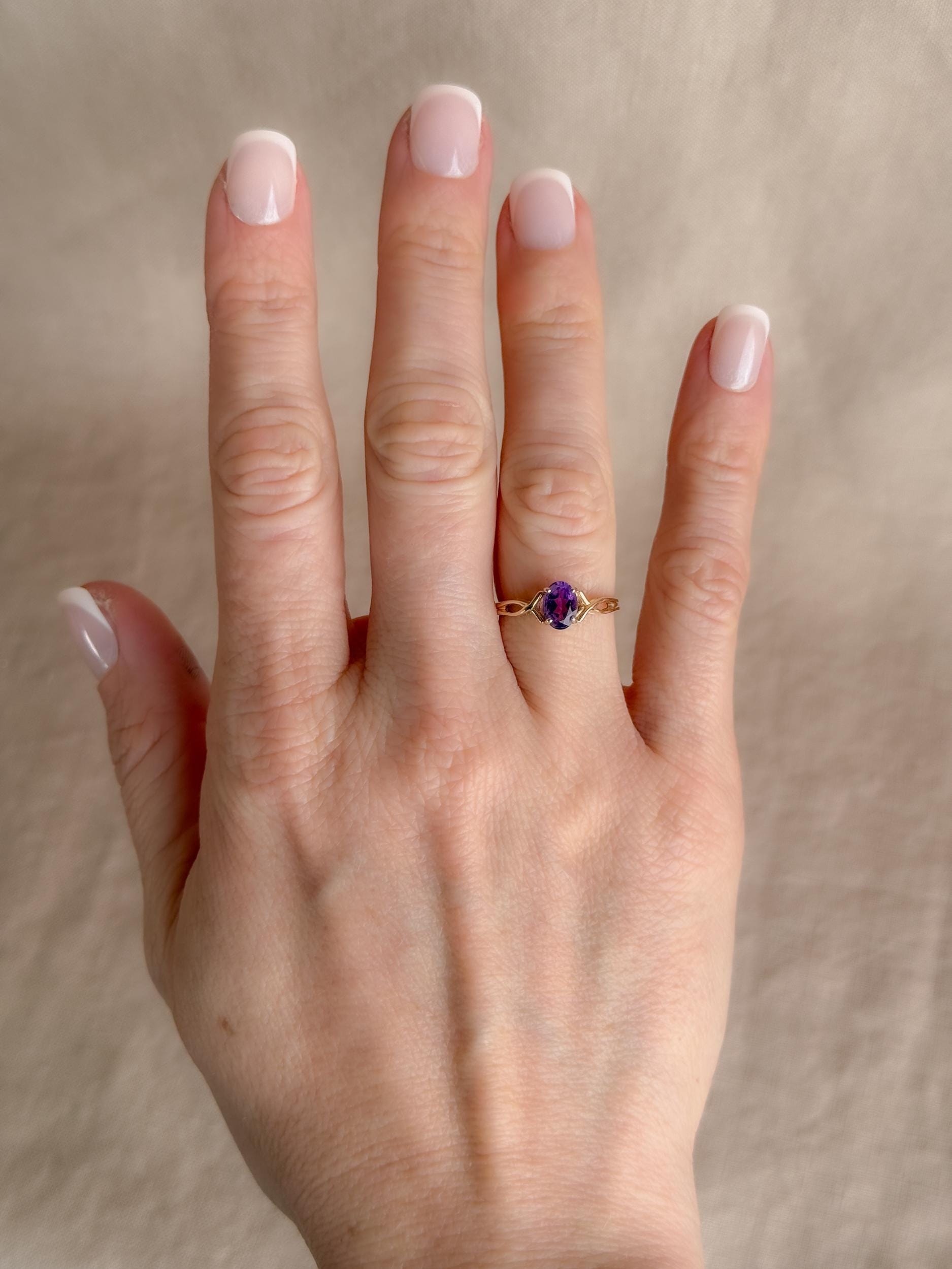 Vintage 1990s Purple Amethyst Ring in 14k Gold