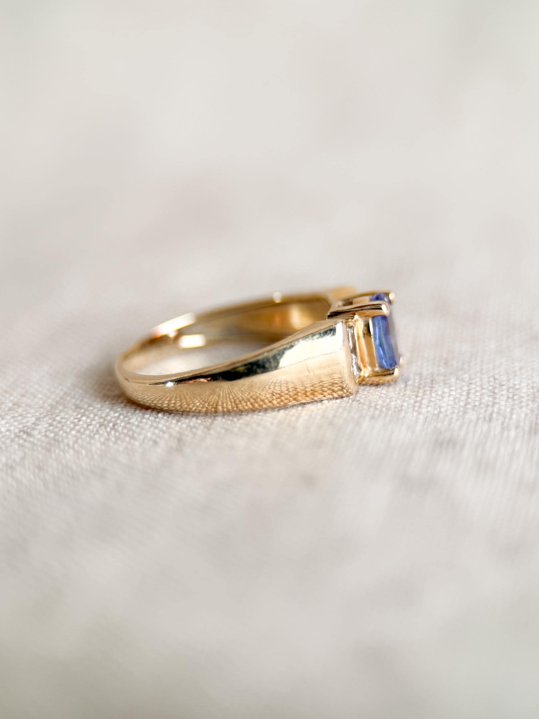 Vintage 1990s Tanzanite & Diamond Ring in 14k Gold