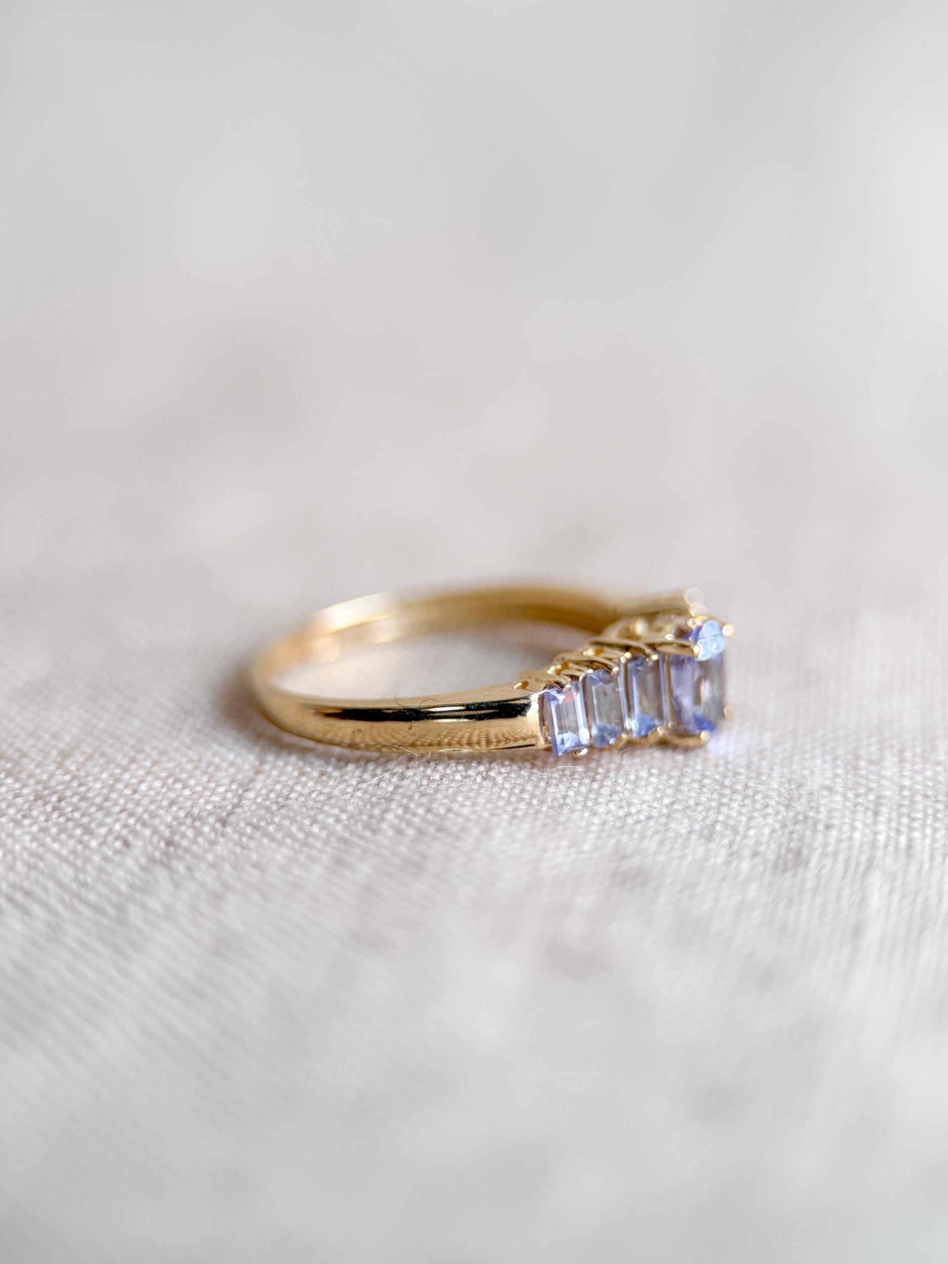 Vintage 1990s Tanzanite Gemstone Ring in 10k Gold