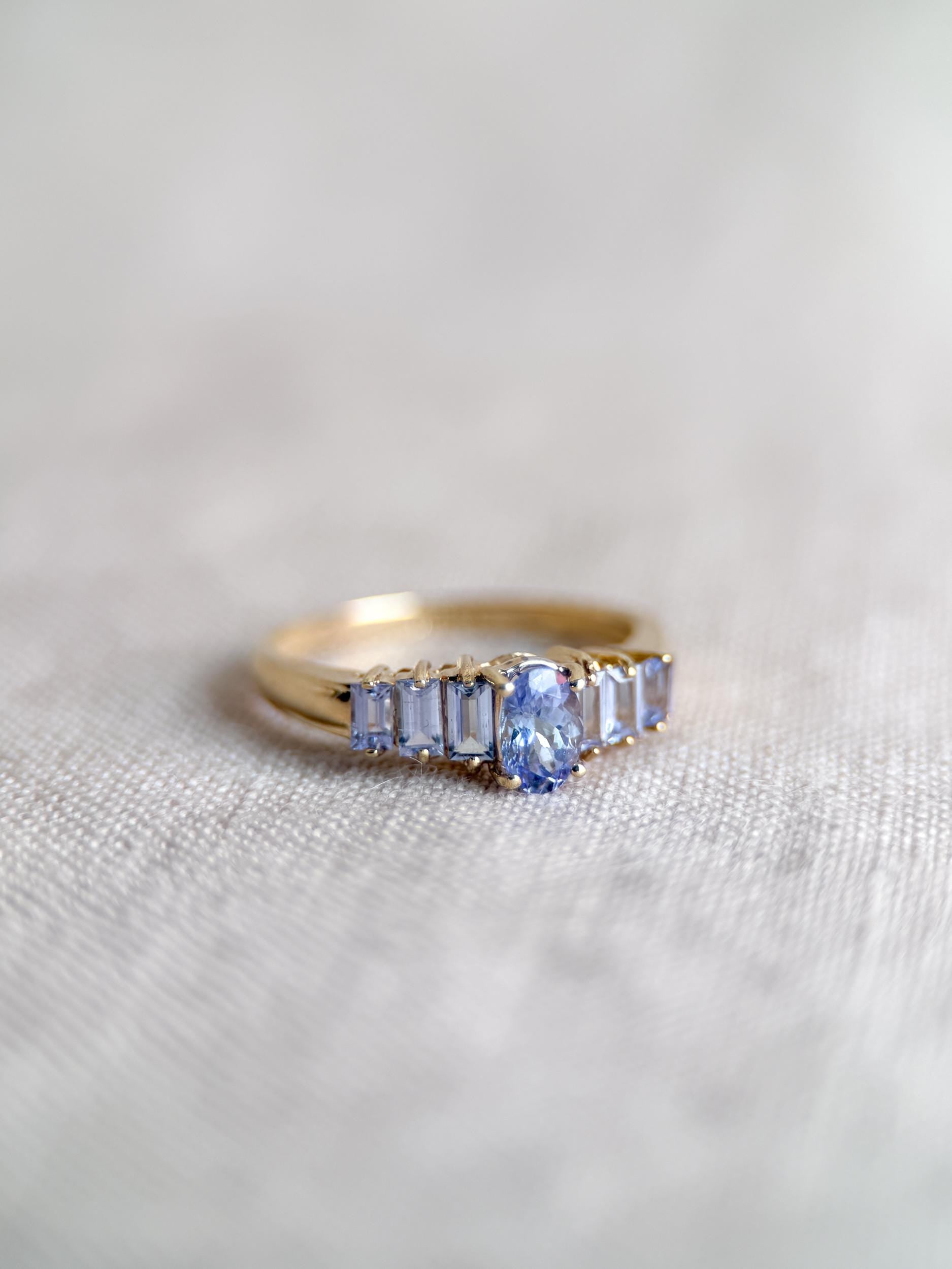 Vintage 1990s Tanzanite Gemstone Ring in 10k Gold