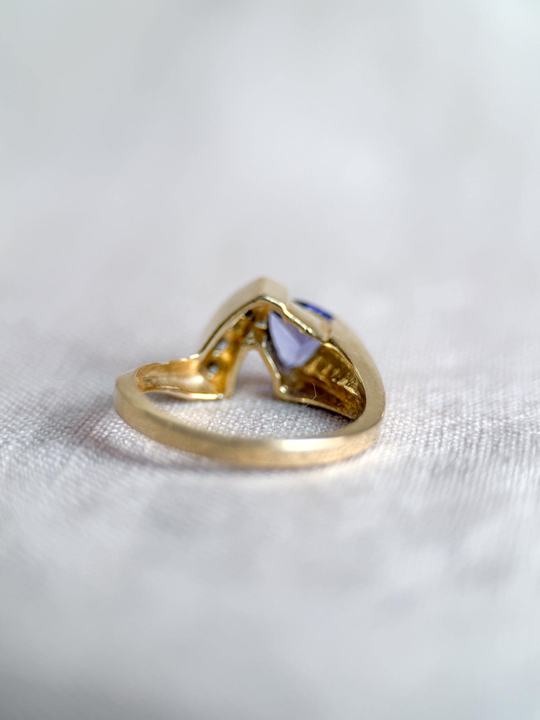 Vintage 1990s Tanzanite & Diamond Trillion Ring in 14k Gold - Timeless Sustainability • Vintage Fine Jewelry