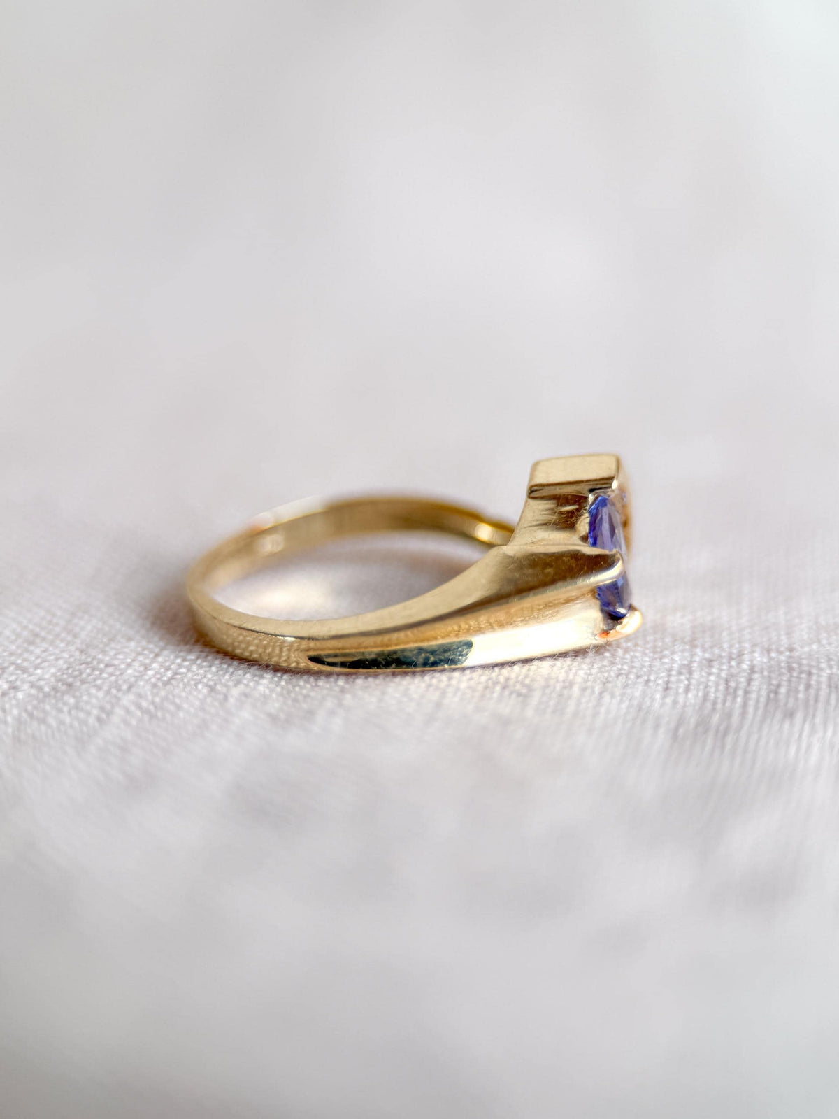 Vintage 1990s Tanzanite & Diamond Trillion Ring in 14k Gold