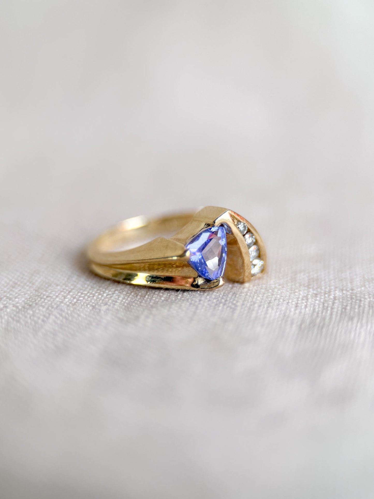 Vintage 1990s Tanzanite & Diamond Trillion Ring in 14k Gold - Timeless Sustainability • Vintage Fine Jewelry