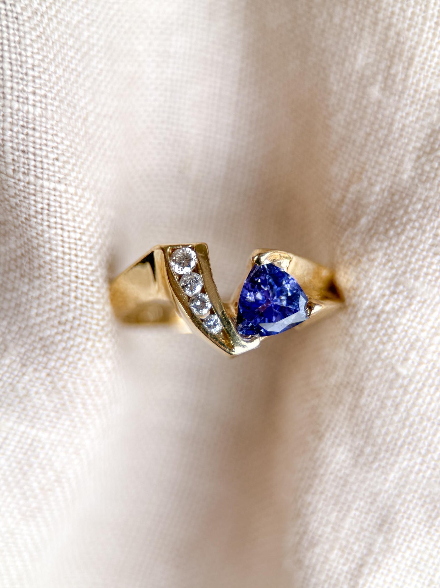 Vintage 1990s Tanzanite & Diamond Trillion Ring in 14k Gold - Timeless Sustainability • Vintage Fine Jewelry
