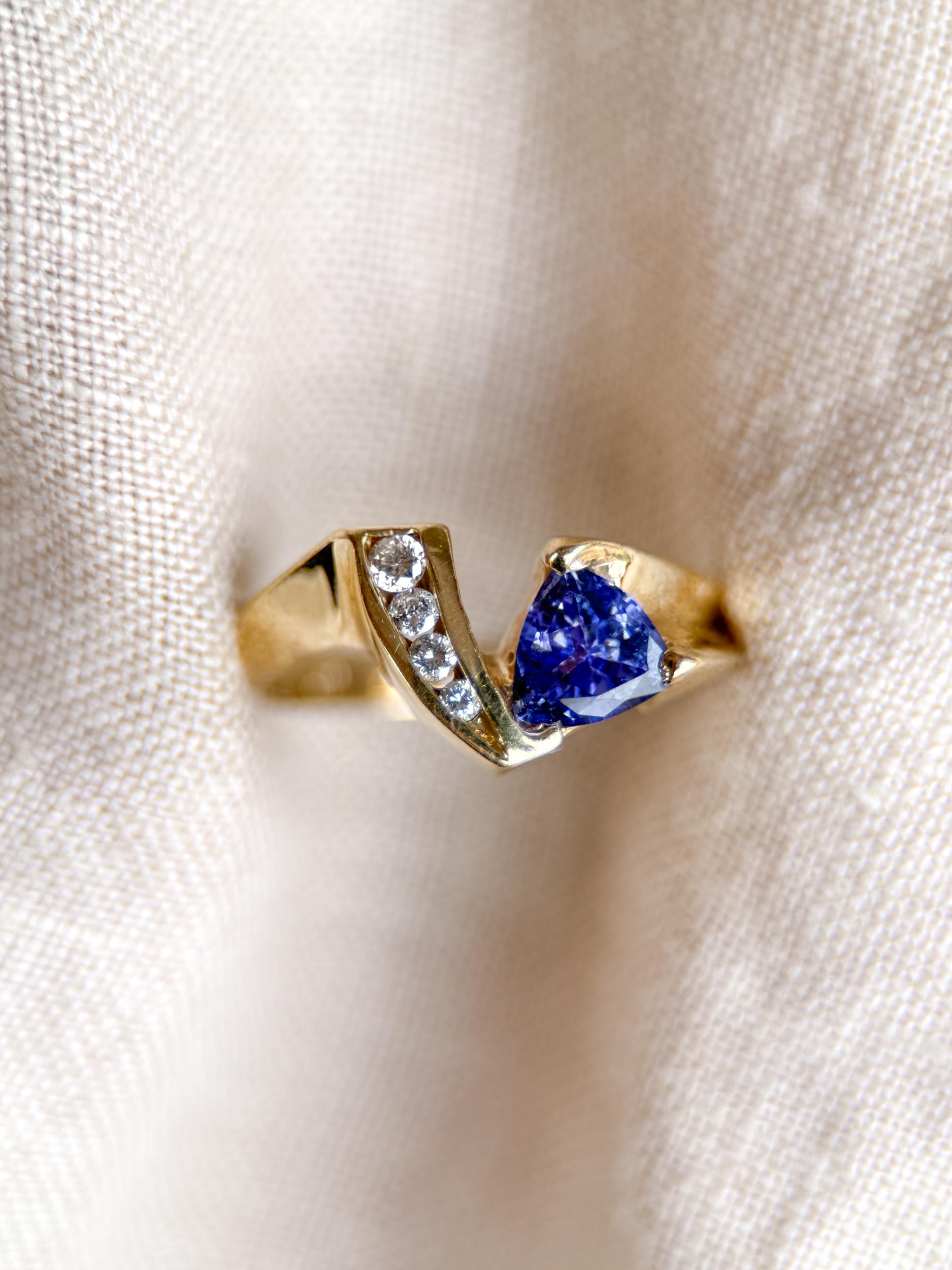 Vintage 1990s Tanzanite & Diamond Trillion Ring in 14k Gold - Timeless Sustainability • Vintage Fine Jewelry