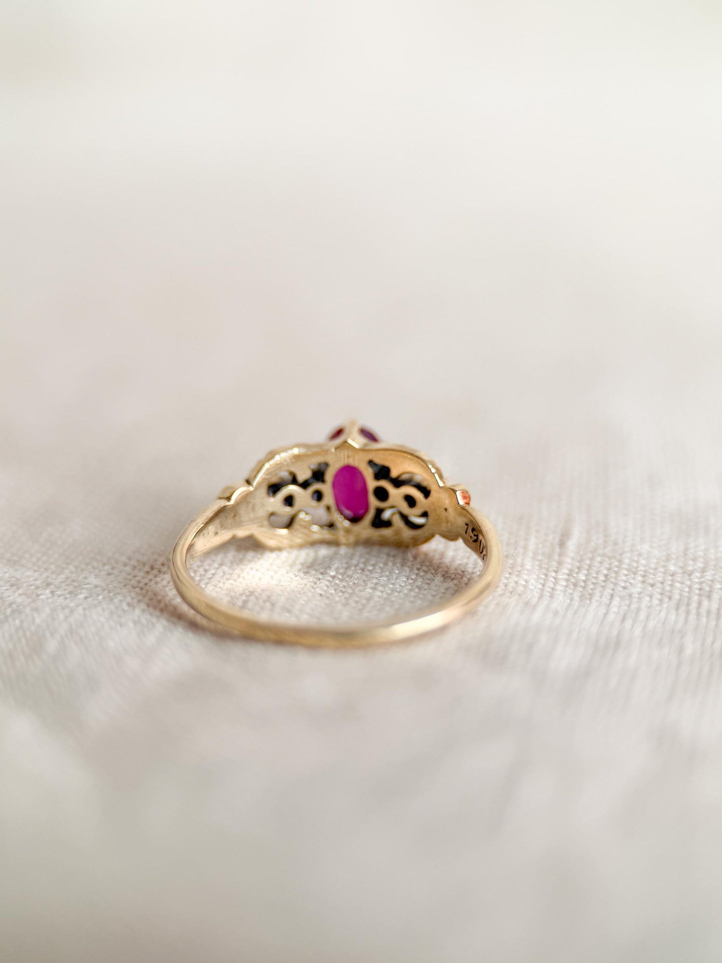 Antique 1900s Art Nouveau Ruby Ring, 14k Gold