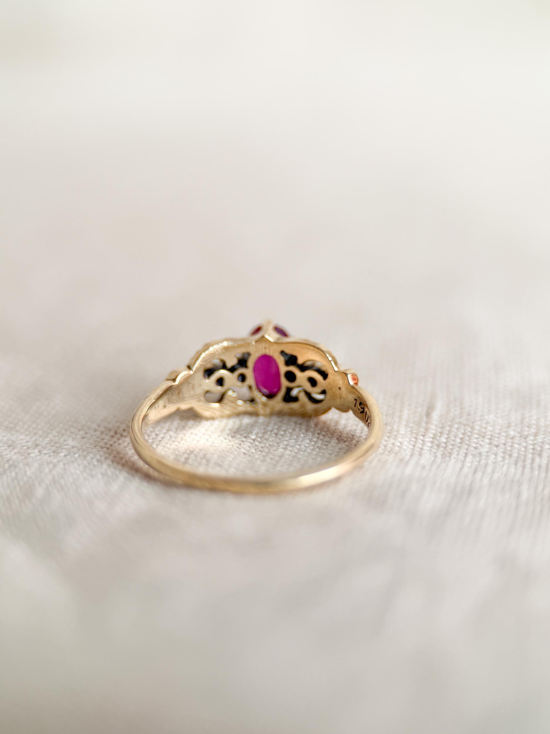 Antique 1900s Art Nouveau Ruby Ring, 14k Gold