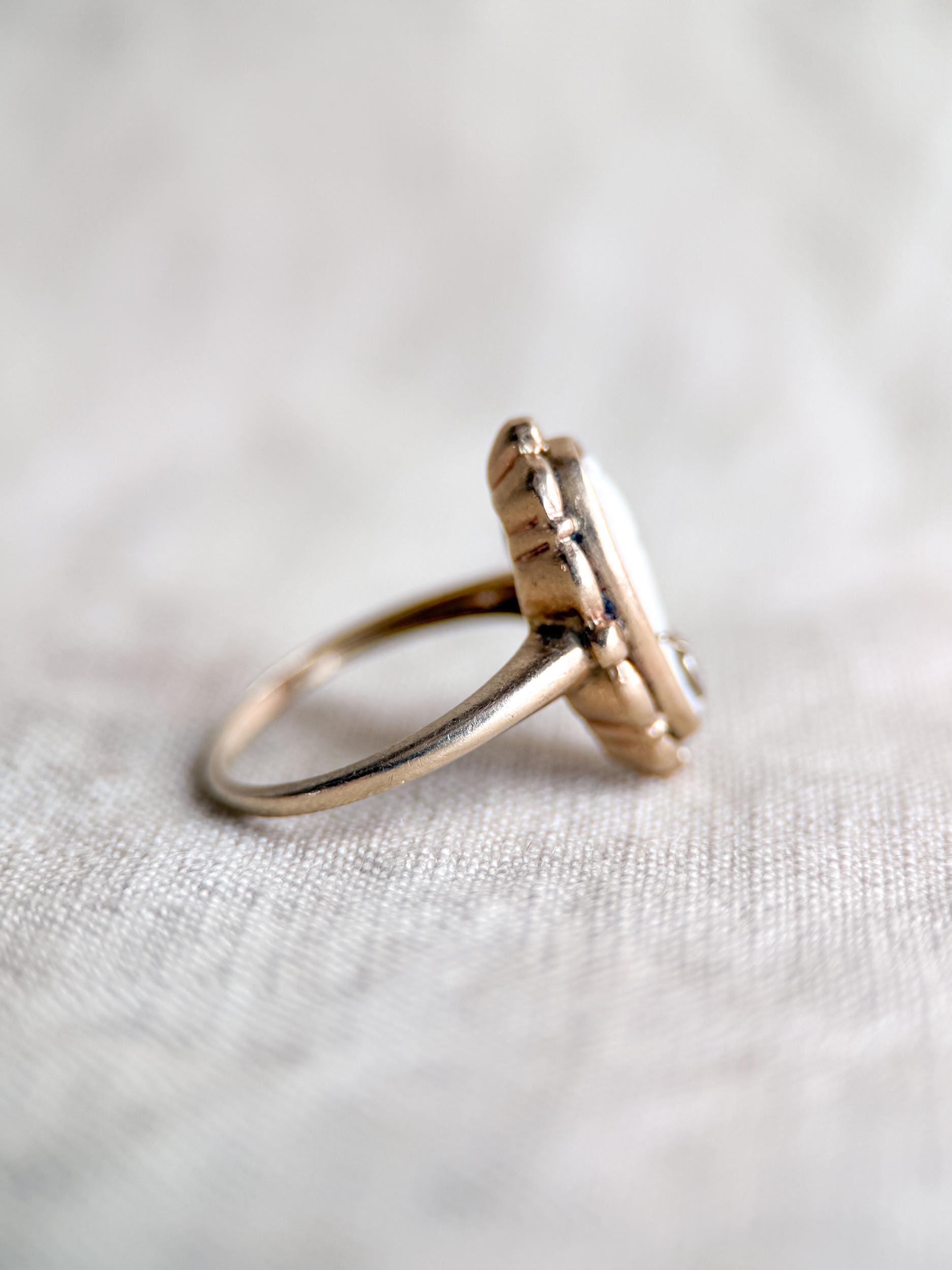 Antique 1920s Cameo Ring in 10k Gold