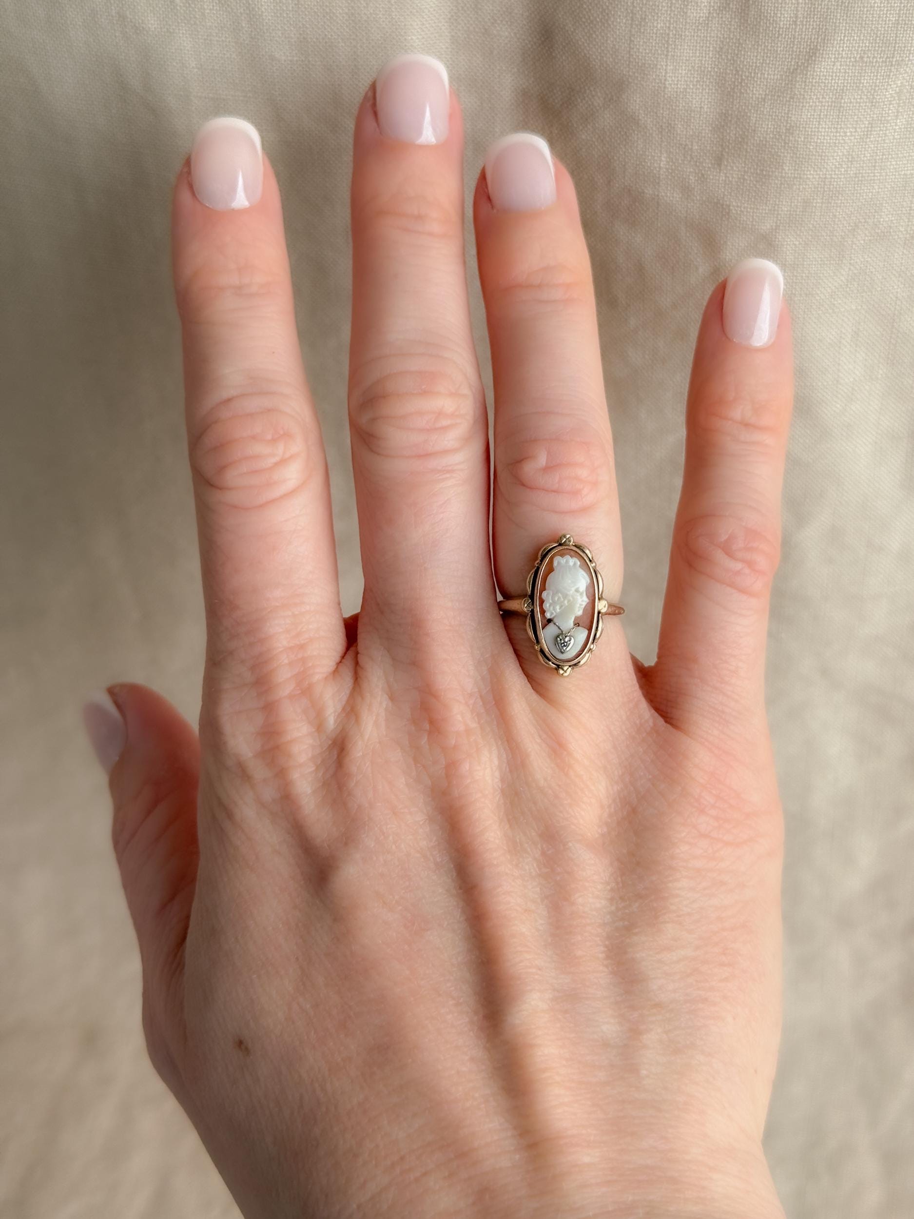 Antique 1920s Cameo Ring in 10k Gold