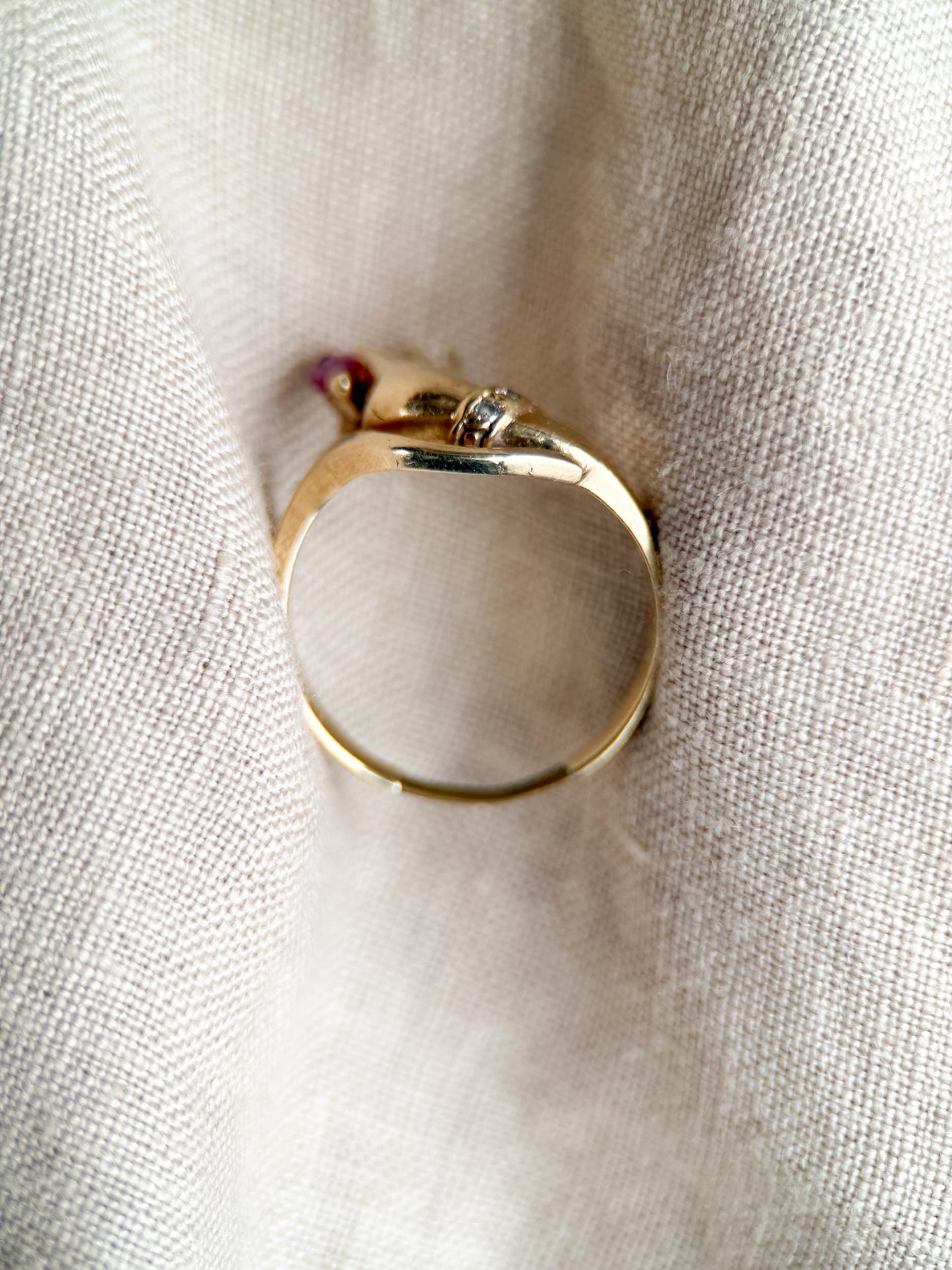 Vintage 1990s Ruby Hand Ring in 14k Gold