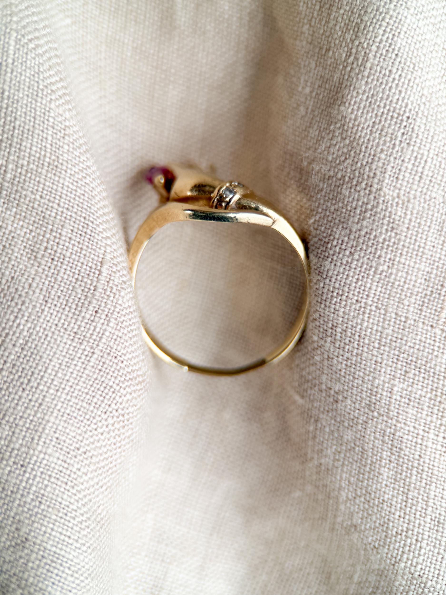 Vintage 1990s Ruby Hand Ring in 14k Gold