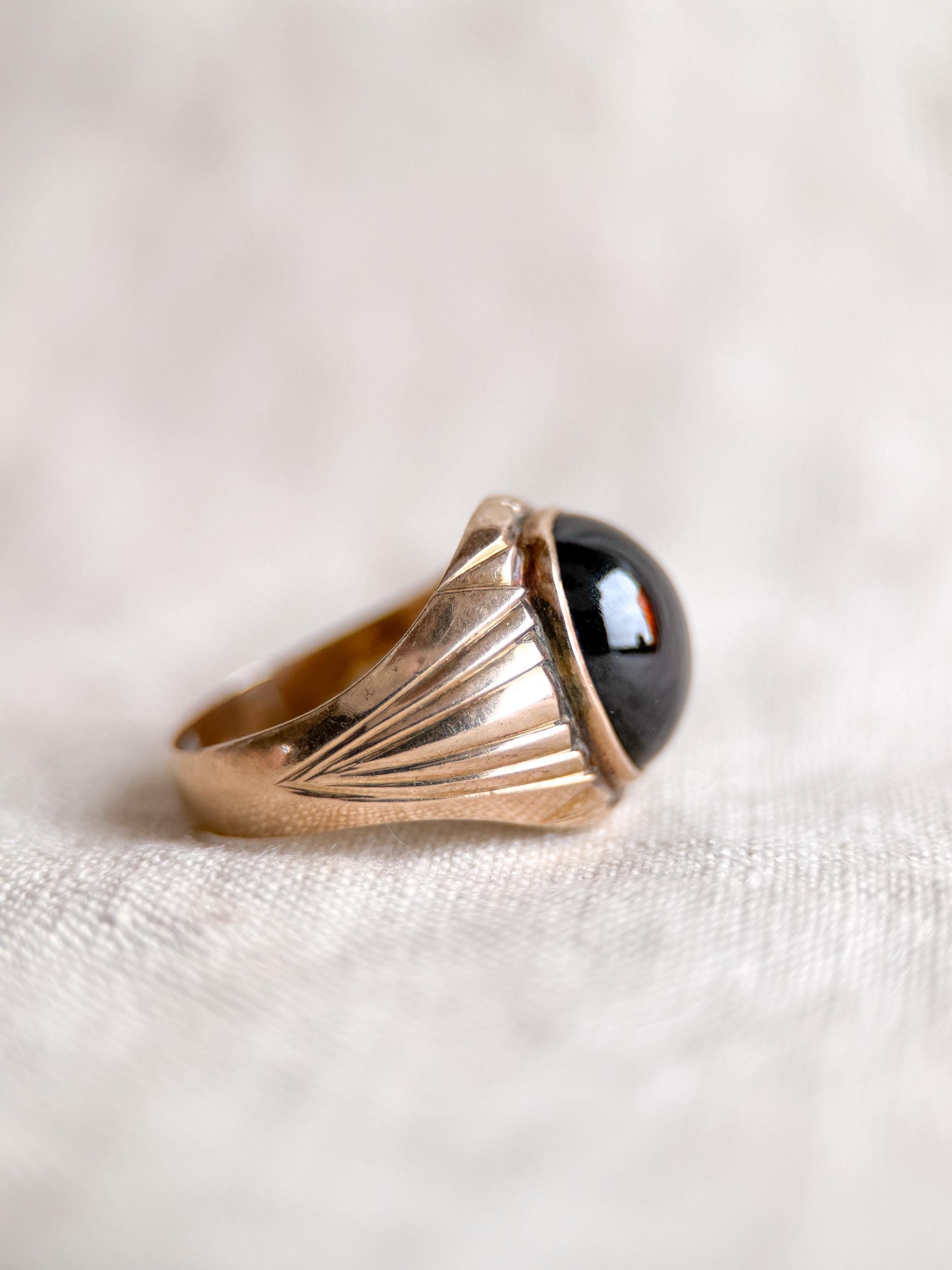 Vintage 1960s Blue Sapphire Cabochon Ring in 14k Gold