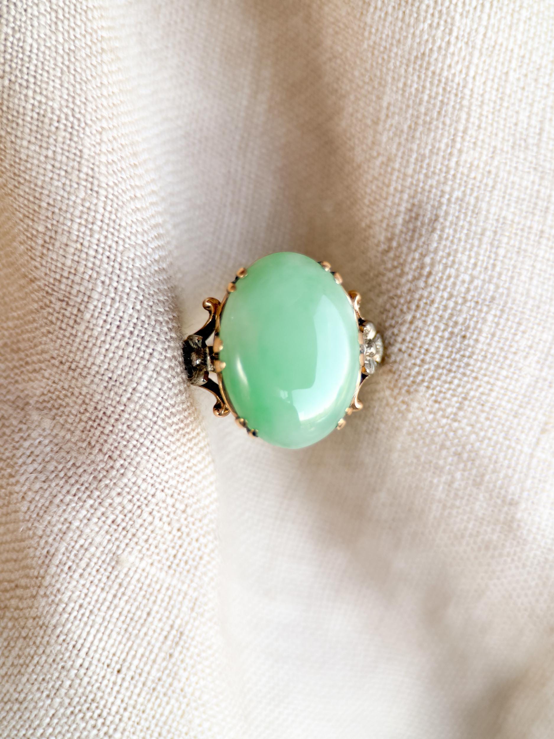 Vintage 1960s Art Nouveau Jade Ring in 14k Gold