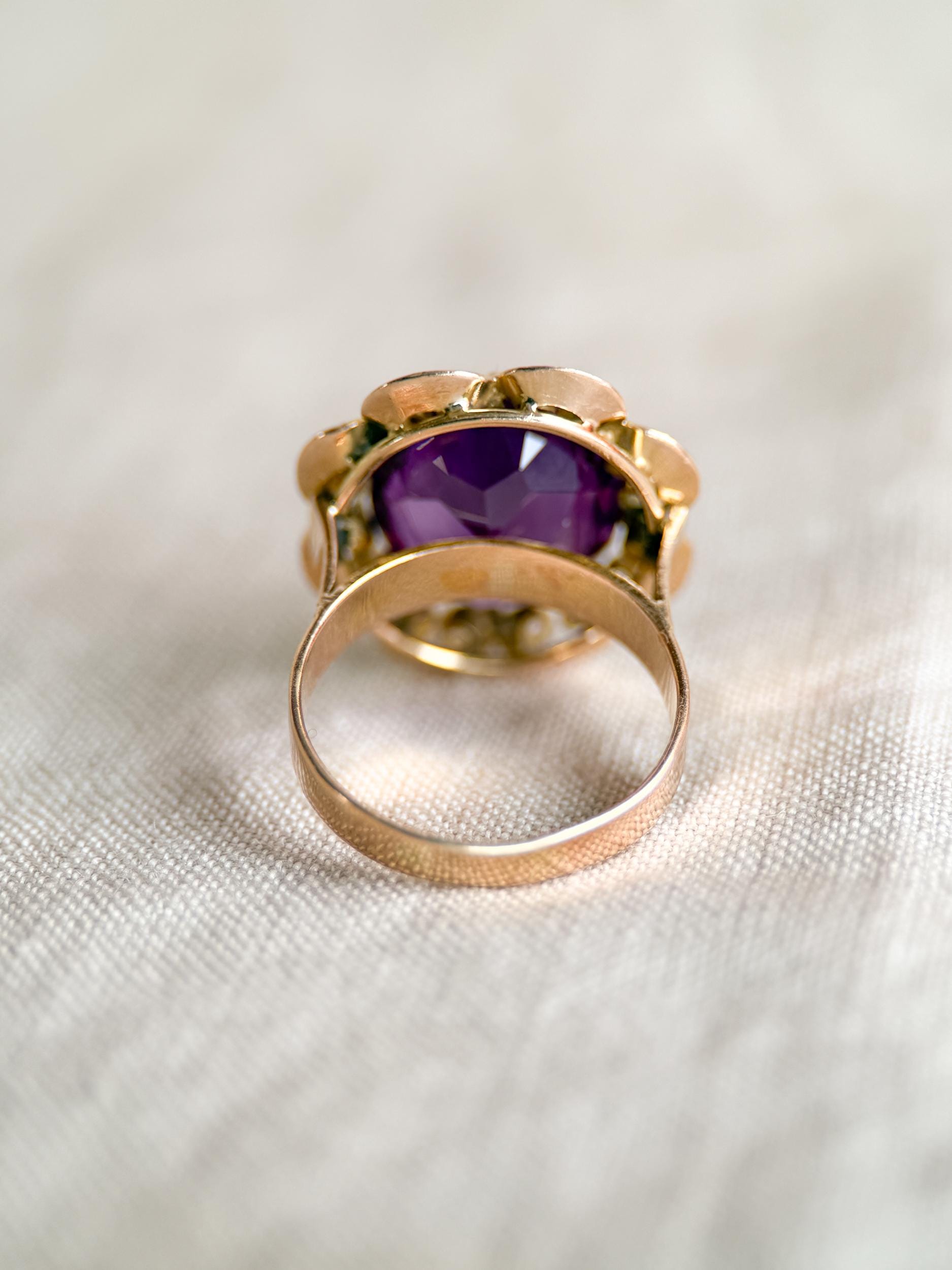 Vintage 1930s Oval Cut Purple Sapphire Ring, 14k Gold - Timeless Sustainability • Vintage Fine Jewelry