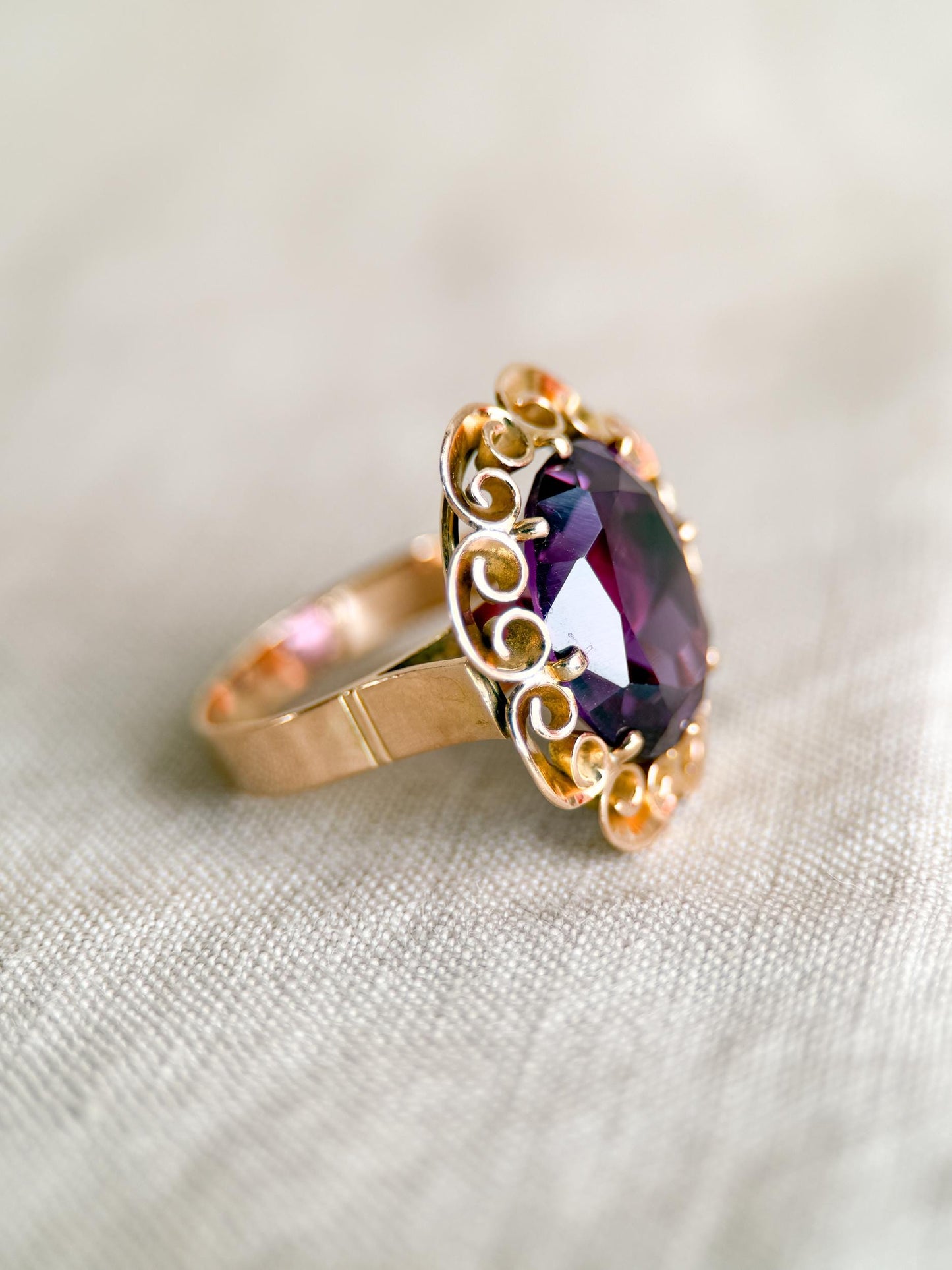 Vintage 1930s Oval Cut Purple Sapphire Ring, 14k Gold