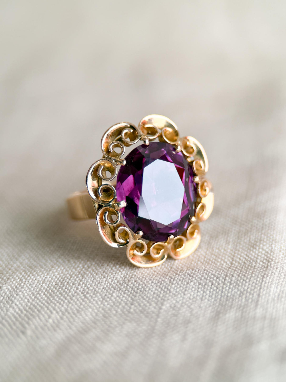 Vintage 1930s Oval Cut Purple Sapphire Ring, 14k Gold