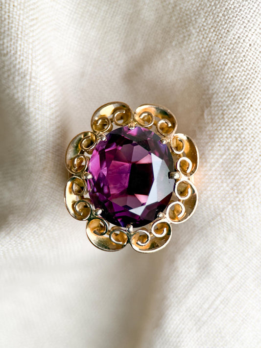 Vintage 1930s Oval Cut Purple Sapphire Ring, 14k Gold - Timeless Sustainability • Vintage Fine Jewelry