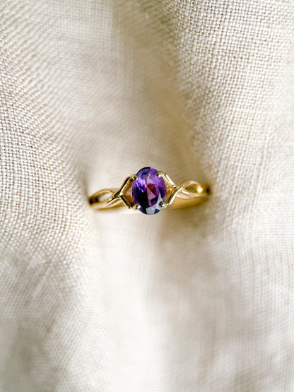 Vintage 1990s Purple Amethyst Ring in 14k Gold