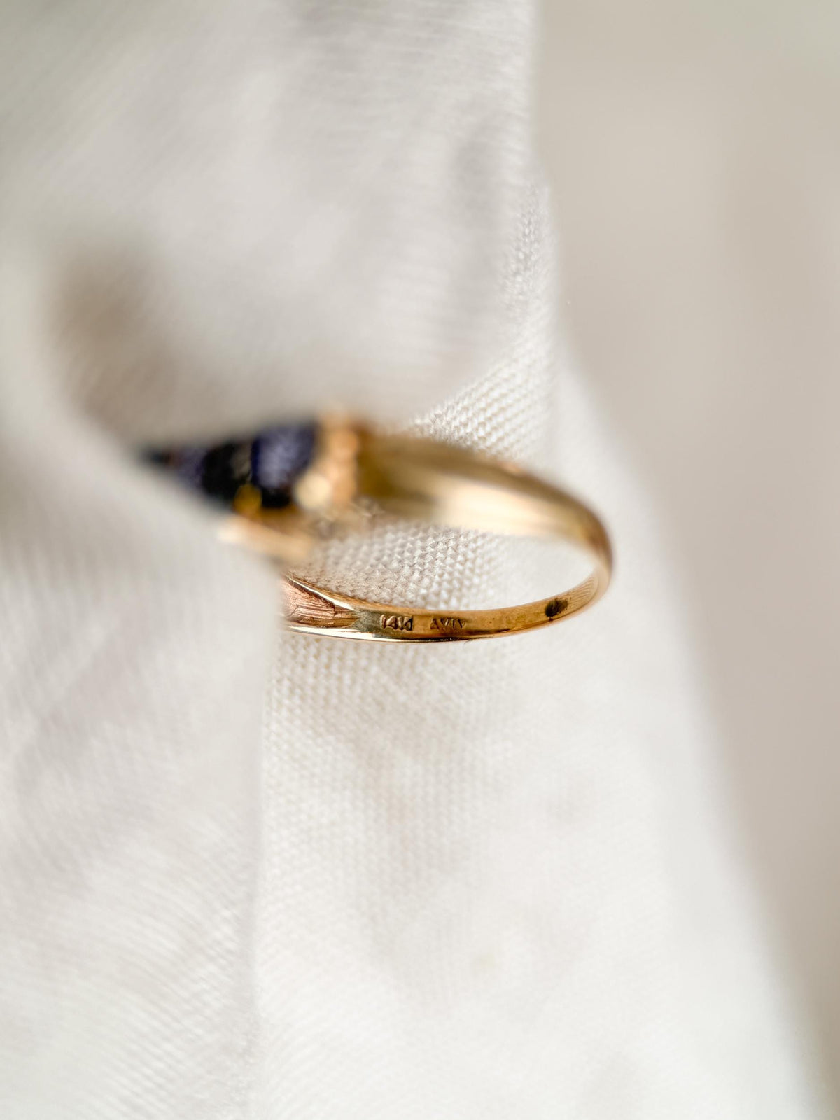 Vintage 1990s Amethyst Three Stone Ring in 14k Gold