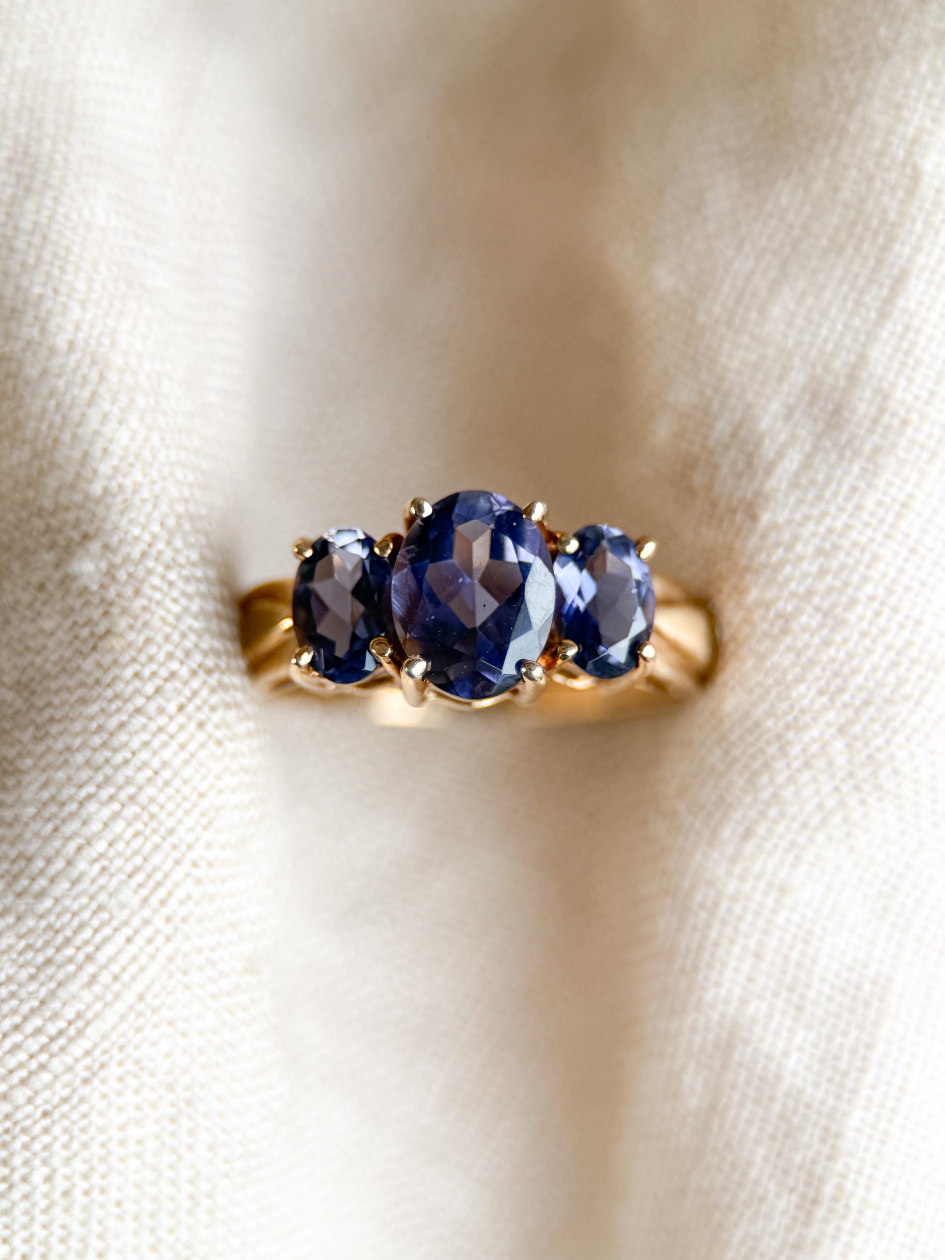 Vintage 1990s Amethyst Three Stone Ring in 14k Gold