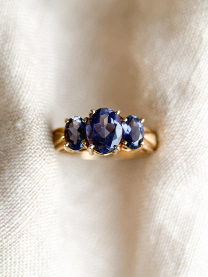 Vintage 1990s Amethyst Three Stone Ring in 14k Gold