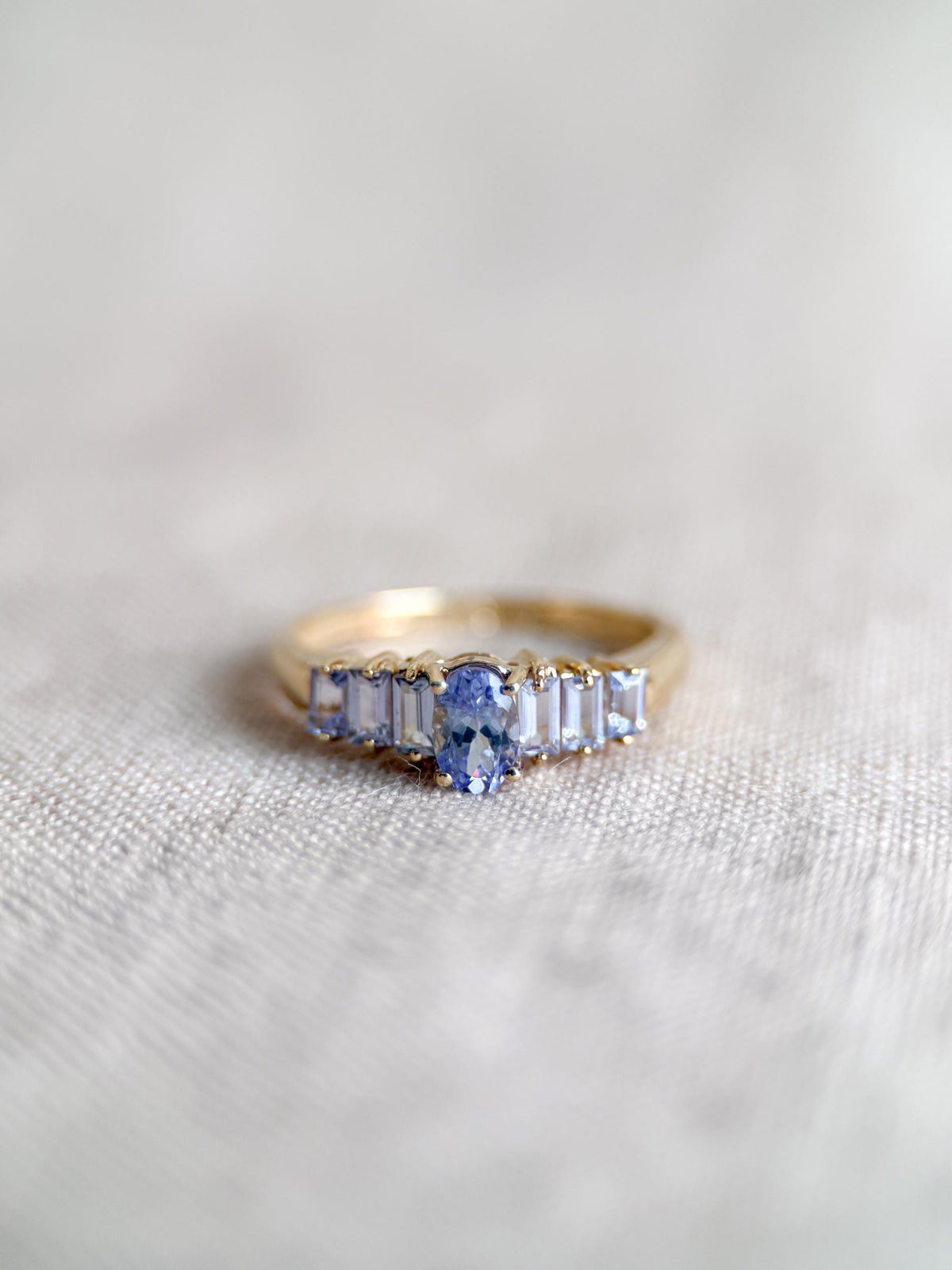 Vintage 1990s Tanzanite Gemstone Ring in 10k Gold