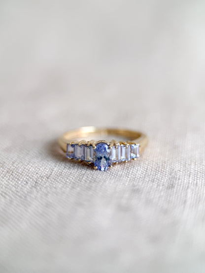 Vintage 1990s Tanzanite Gemstone Ring in 10k Gold