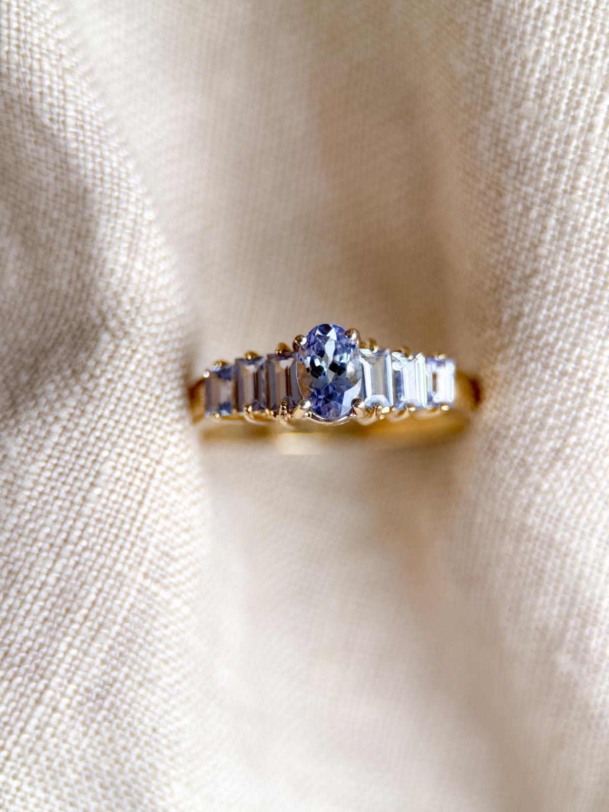 Vintage 1990s Tanzanite Gemstone Ring in 10k Gold