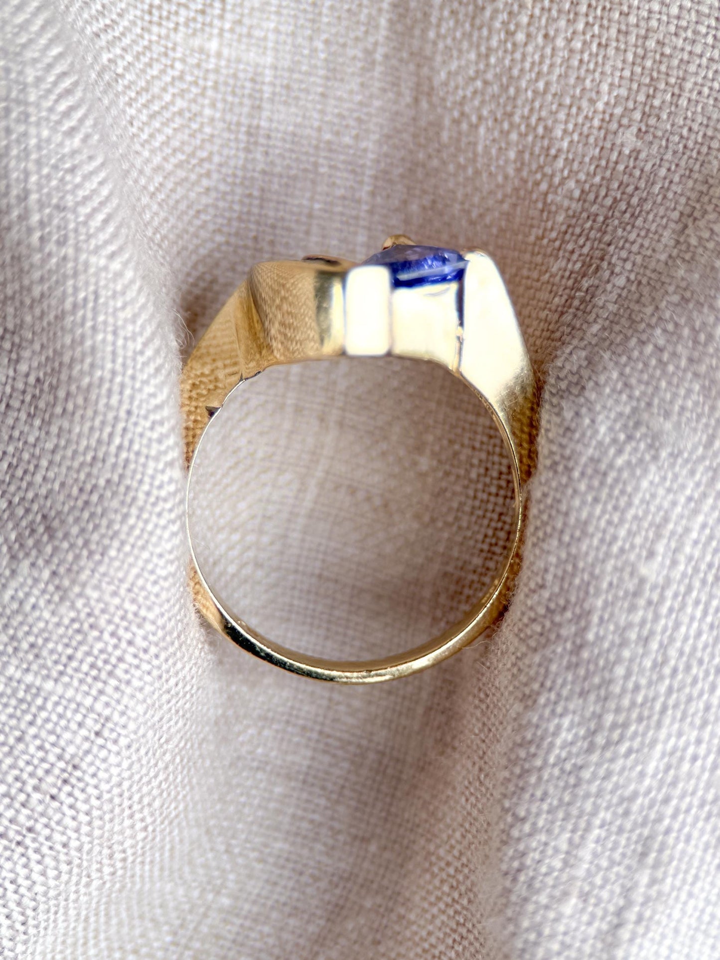 Vintage 1990s Tanzanite & Diamond Trillion Ring in 14k Gold - Timeless Sustainability • Vintage Fine Jewelry