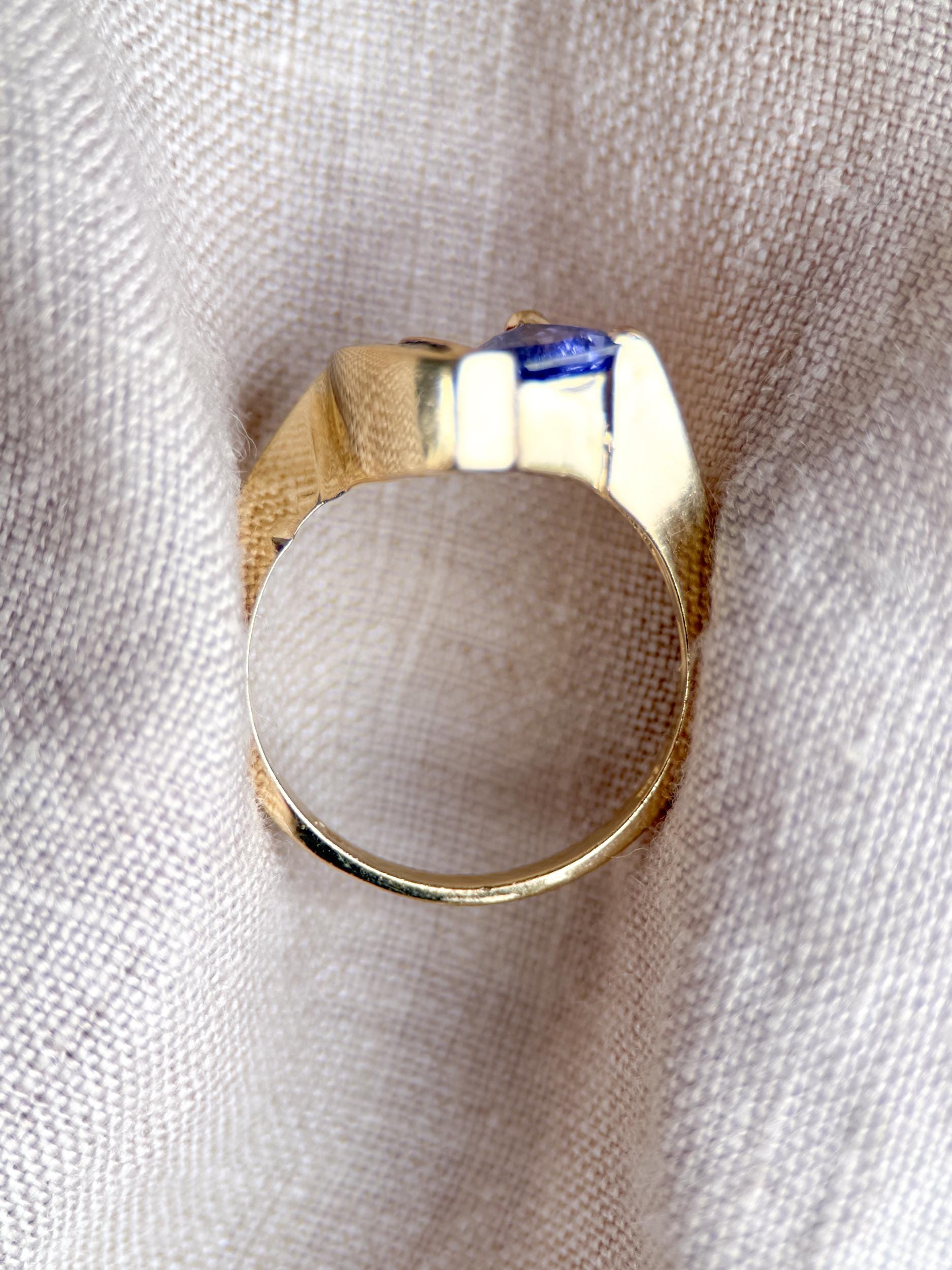 Vintage 1990s Tanzanite & Diamond Trillion Ring in 14k Gold - Timeless Sustainability • Vintage Fine Jewelry