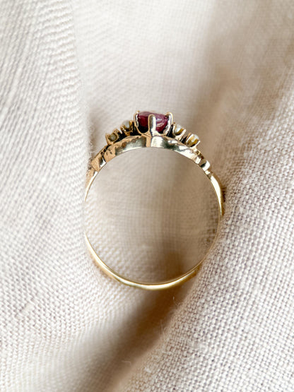 Antique 1900s Art Nouveau Ruby Ring, 14k Gold