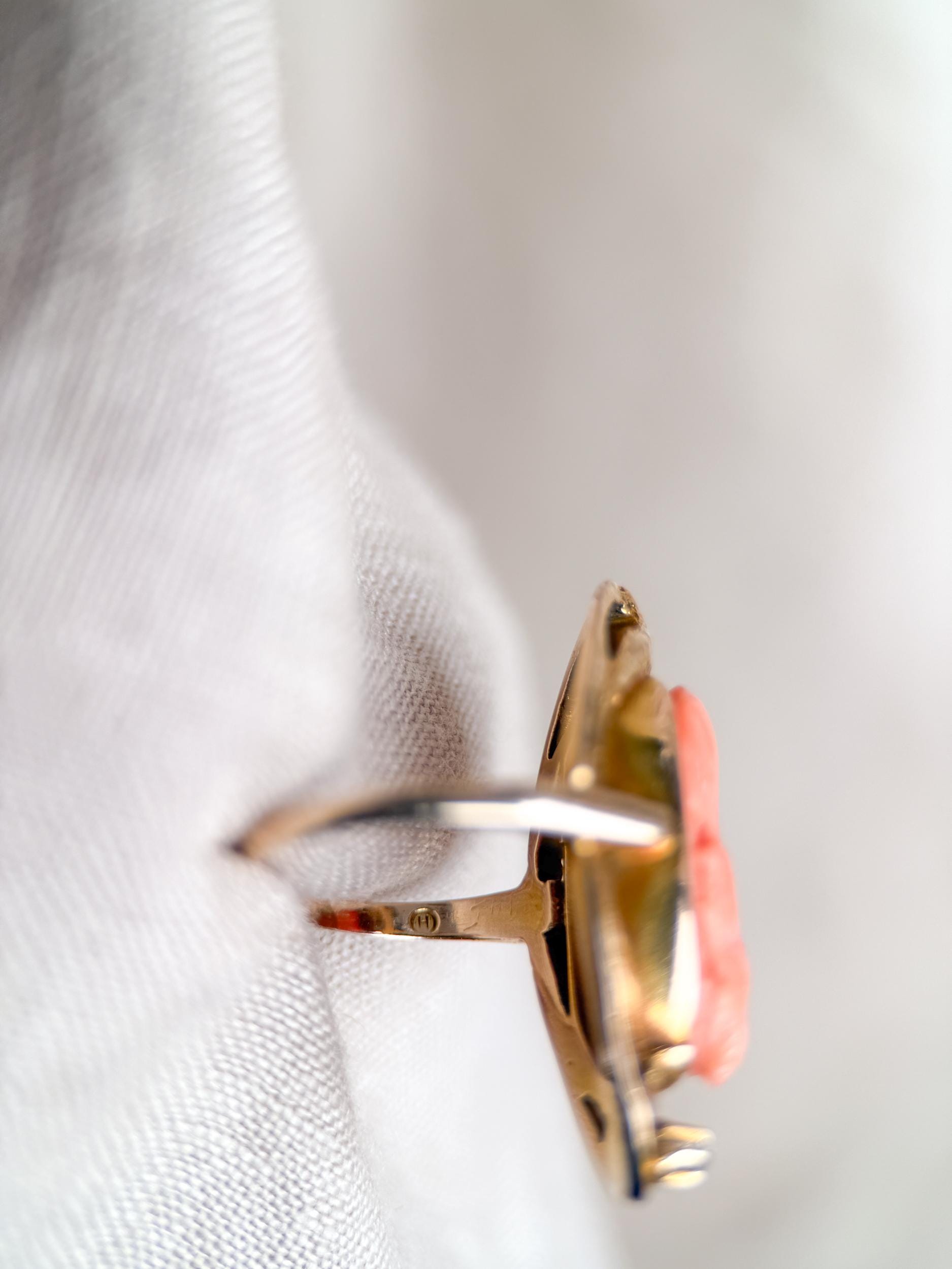 Antique 1920s Coral Cameo Ring in 10k Gold