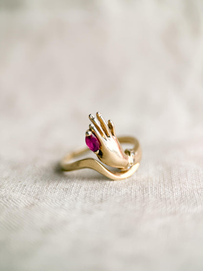 Vintage 1990s Ruby Hand Ring in 14k Gold