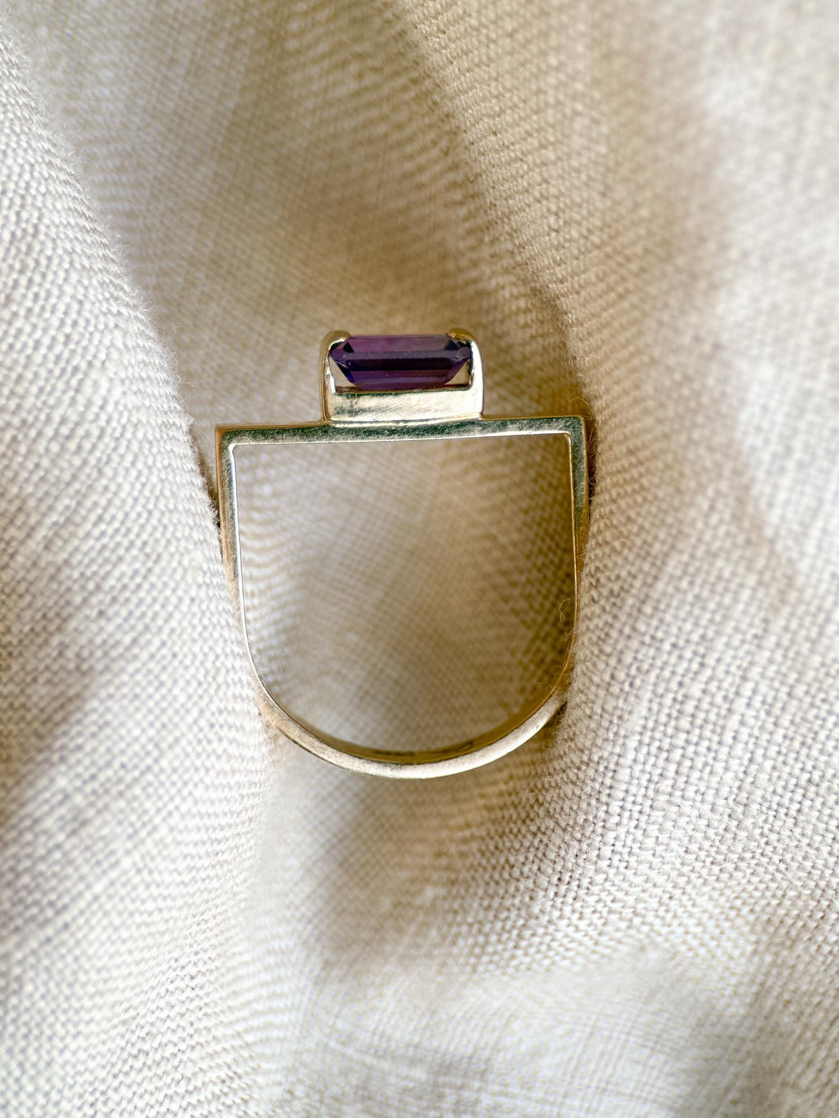 Vintage 1980s Modern Purple Amethyst Ring in 14k Gold