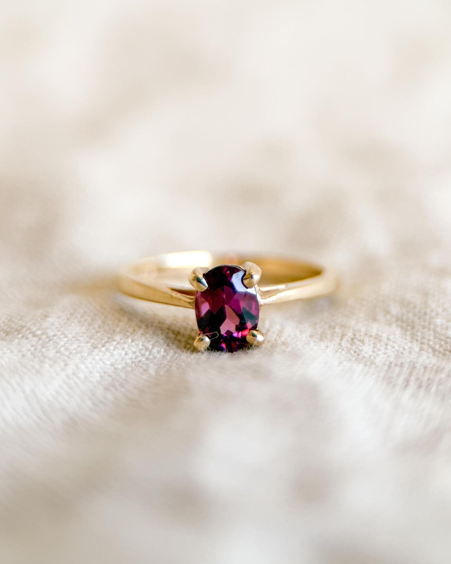 Vintage Rhodolite Garnet Ring, 14k Gold Oval Cut Solitaire Statement Ring, Minimalist Jewelry