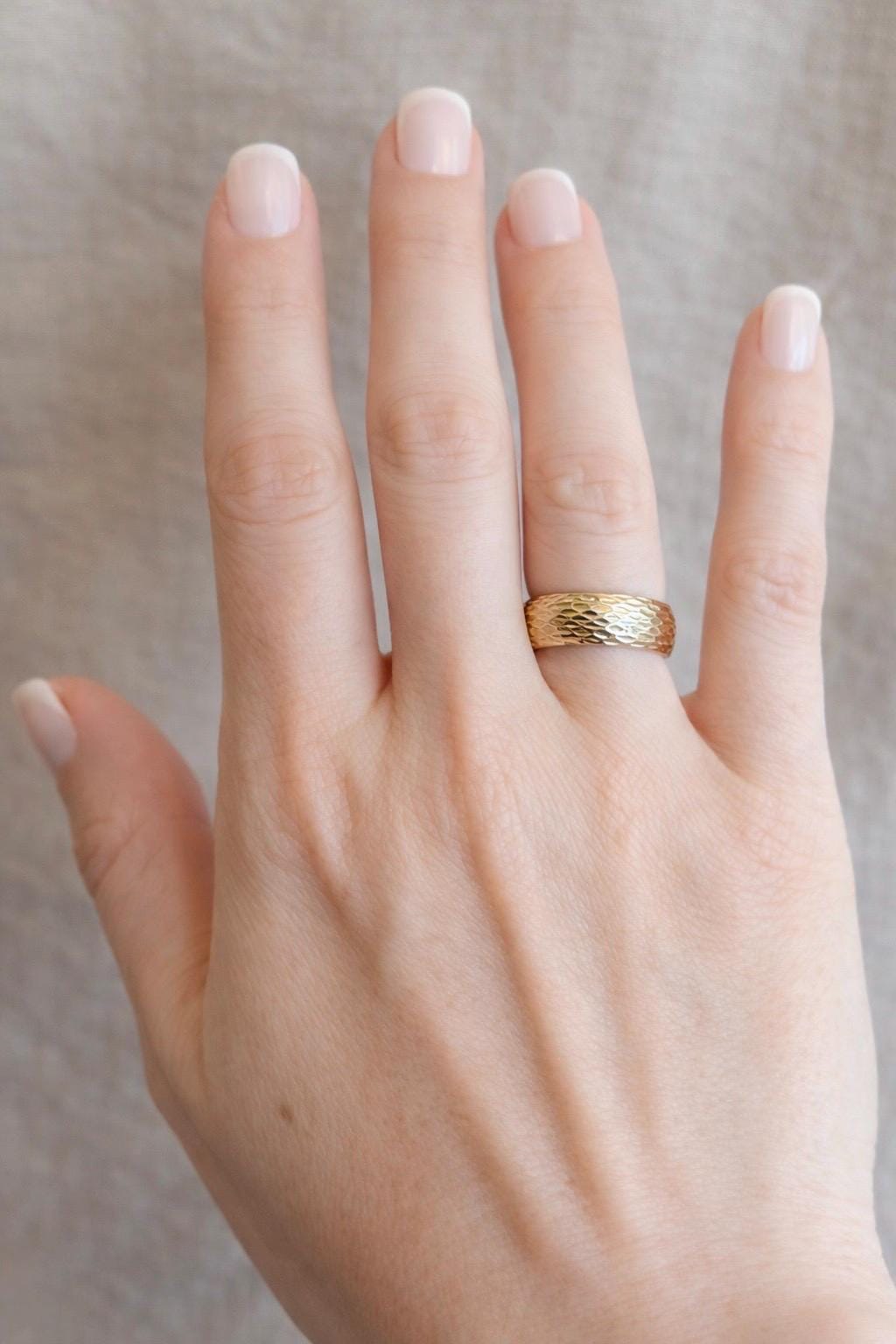 Vintage Textured Wedding Band, 14k Gold, 7mm Minimalist Ring, Stacking Band, Size 6
