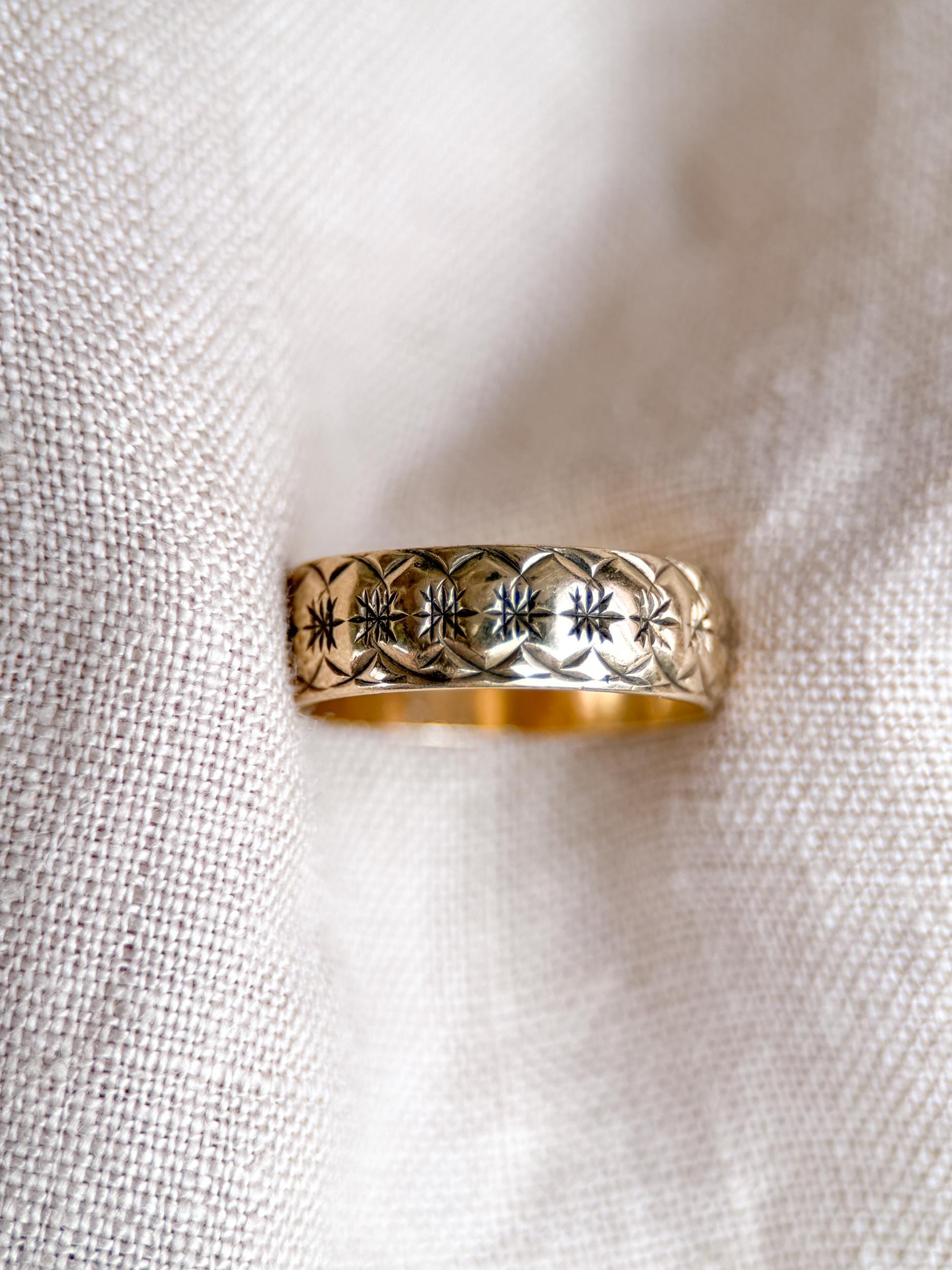Vintage Engraved Wedding Band, 9k Gold, Tally Scalloped Minimalist Ring, Size 6