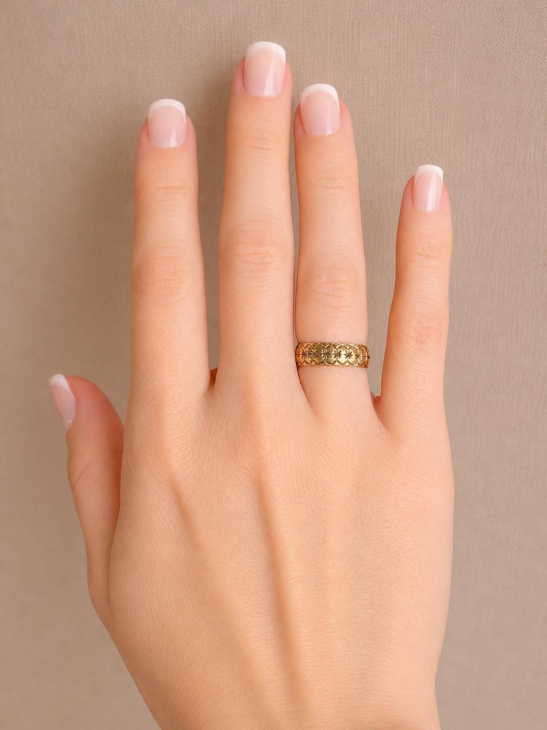 Vintage Engraved Wedding Band, 9k Gold, Tally Scalloped Minimalist Ring, Size 6