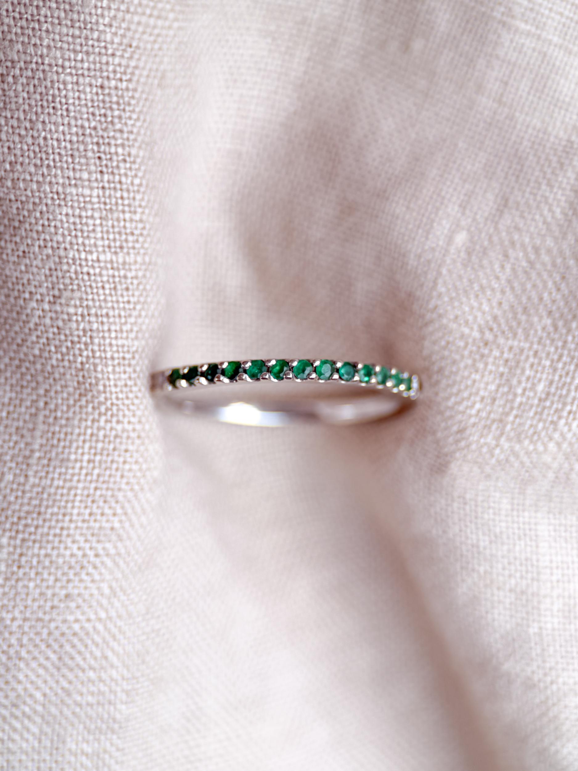 Vintage Emerald Wedding Band, 10k White Gold, Prong Set Classic Minimalist Stacking Band