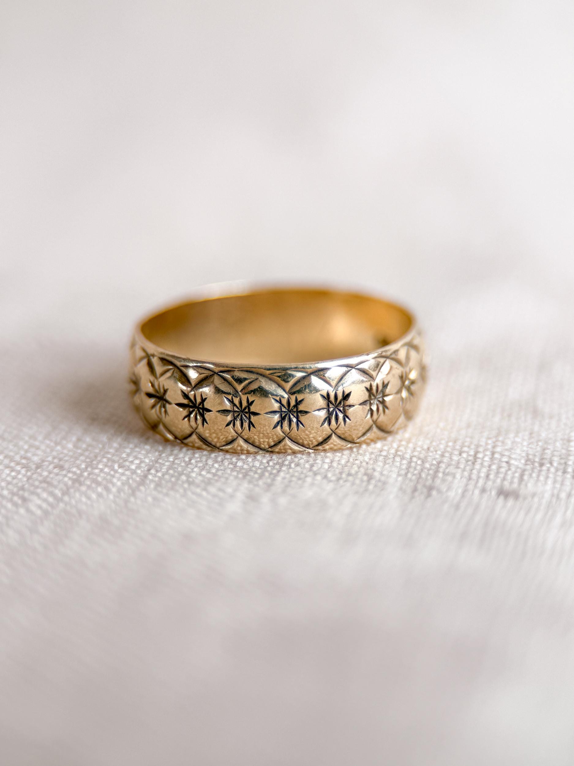 Vintage Engraved Wedding Band, 9k Gold, Tally Scalloped Minimalist Ring, Size 6