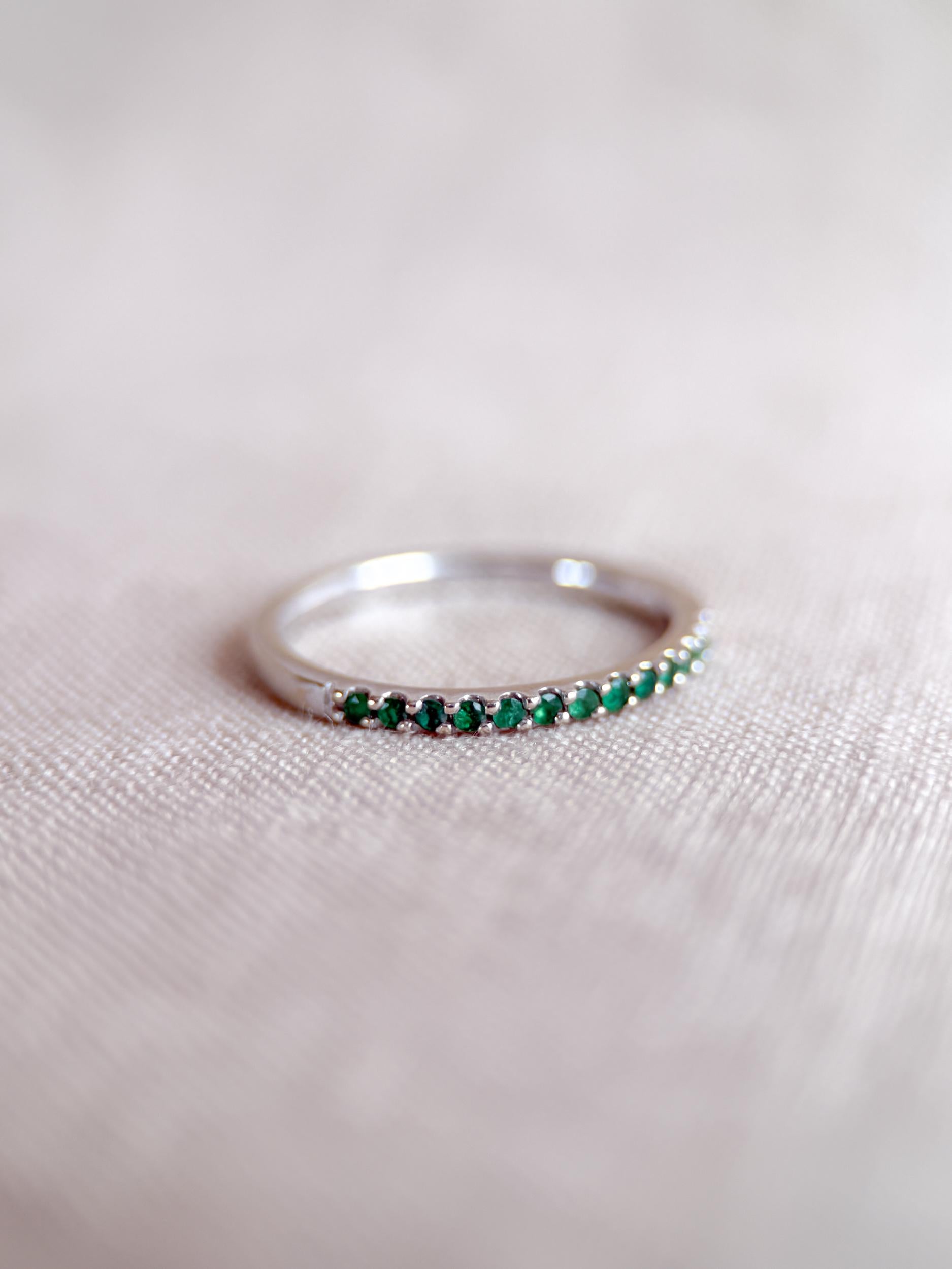 Vintage Emerald Wedding Band, 10k White Gold, Prong Set Classic Minimalist Stacking Band