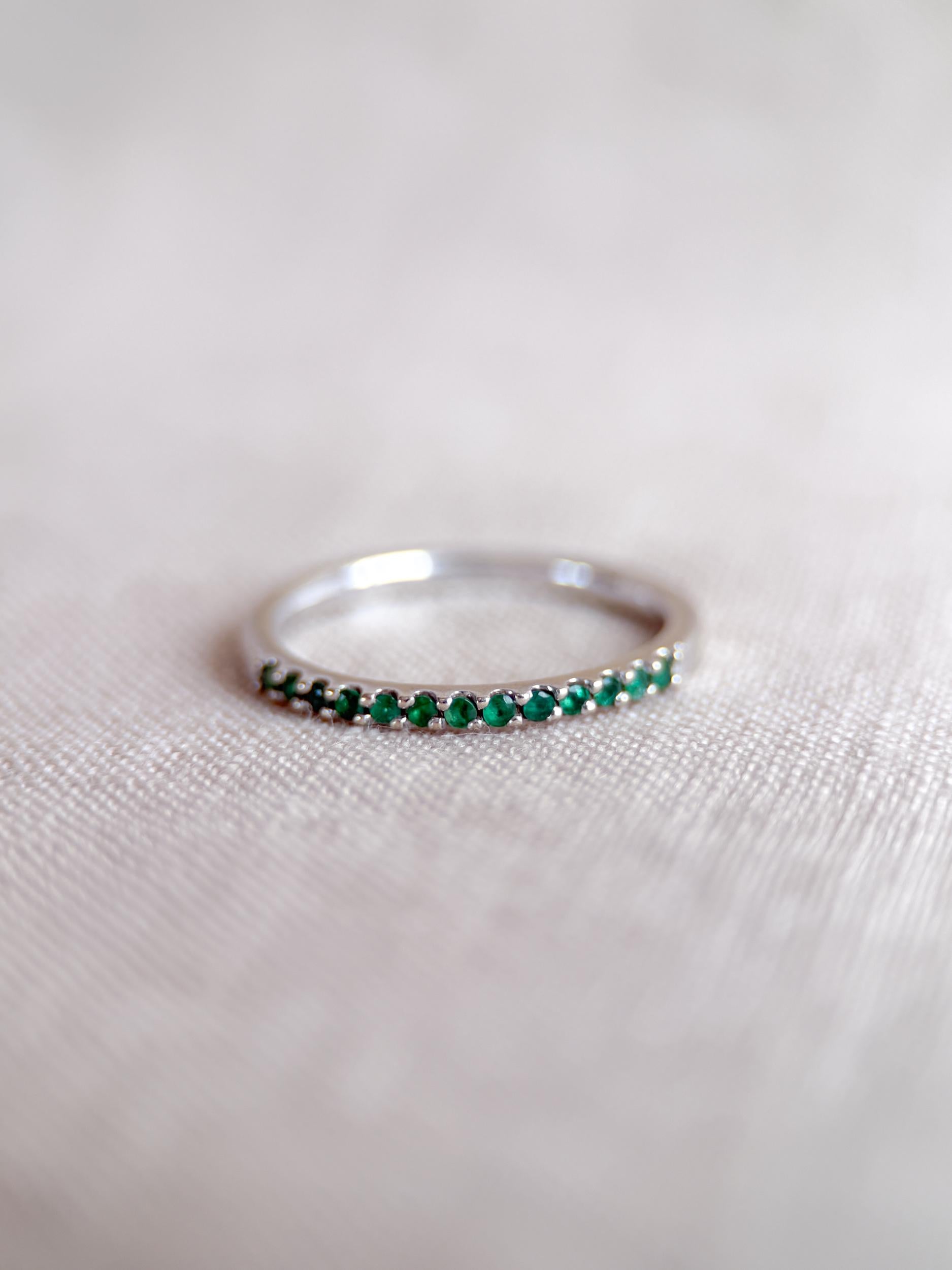 Vintage Emerald Wedding Band, 10k White Gold, Prong Set Classic Minimalist Stacking Band
