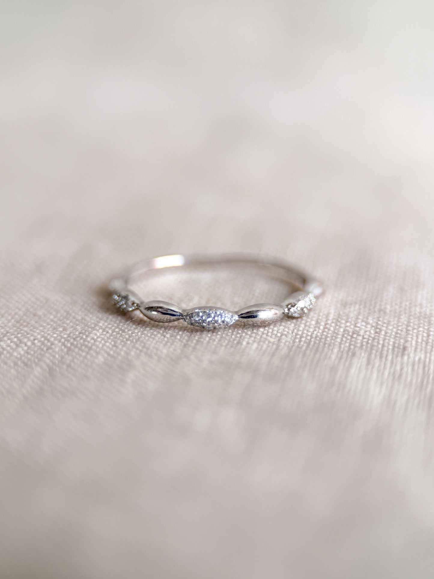 Vintage Diamond Wedding Band, Scalloped Pave Minimalist Ring, Stacking Band