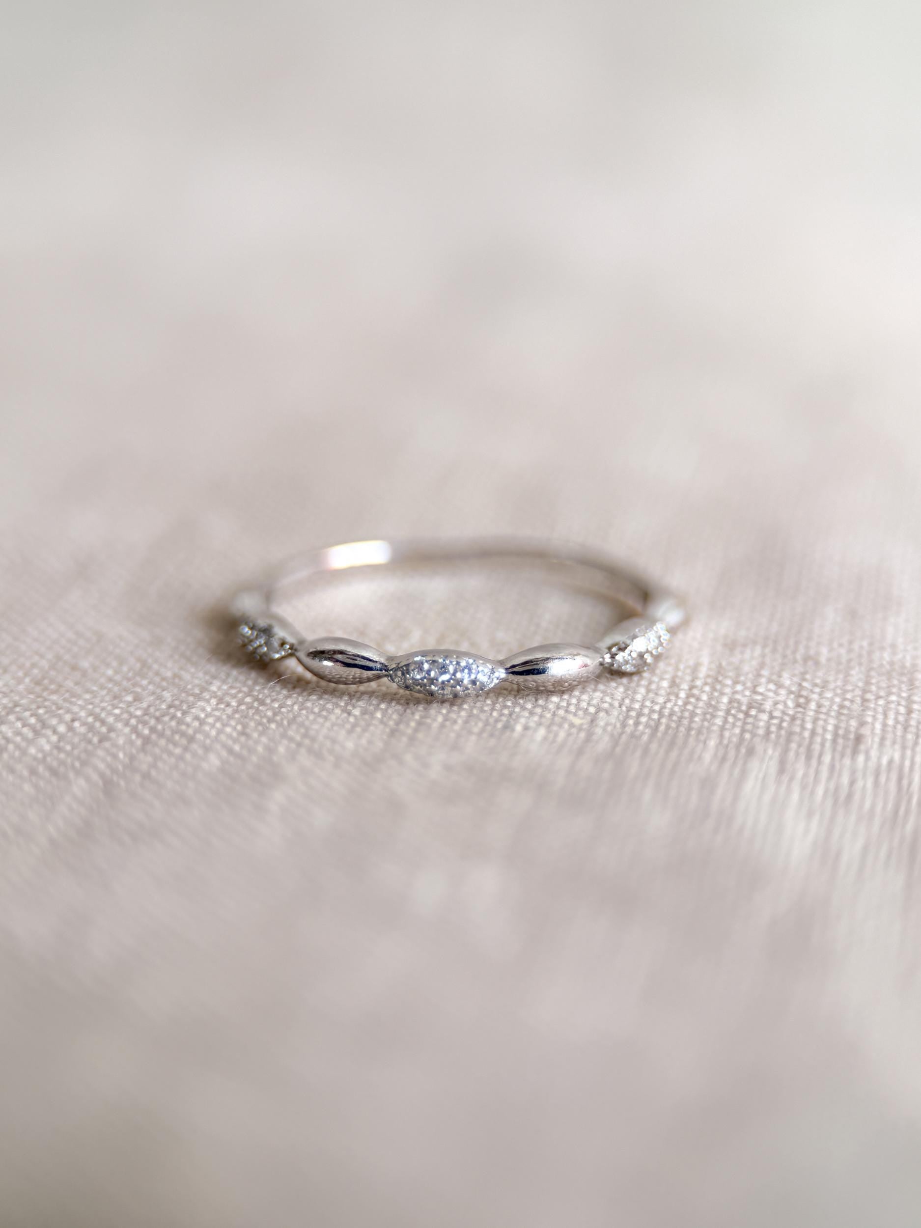 Vintage Diamond Wedding Band, Scalloped Pave Minimalist Ring, Stacking Band
