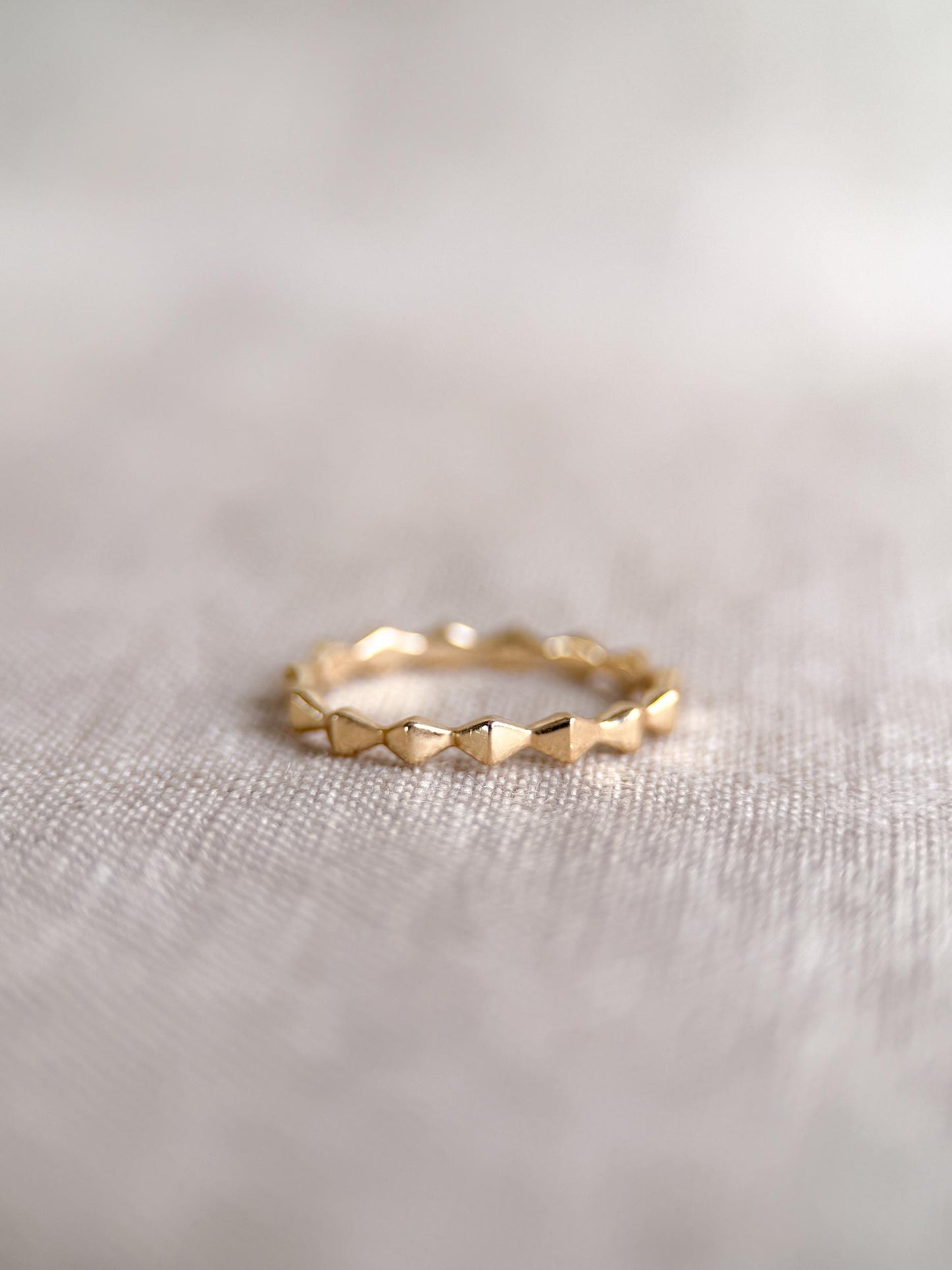Vintage Scalloped Geometric Wedding Band, 14k Gold, Minimalist Knuckle or Pinky Ring, Size 4.5