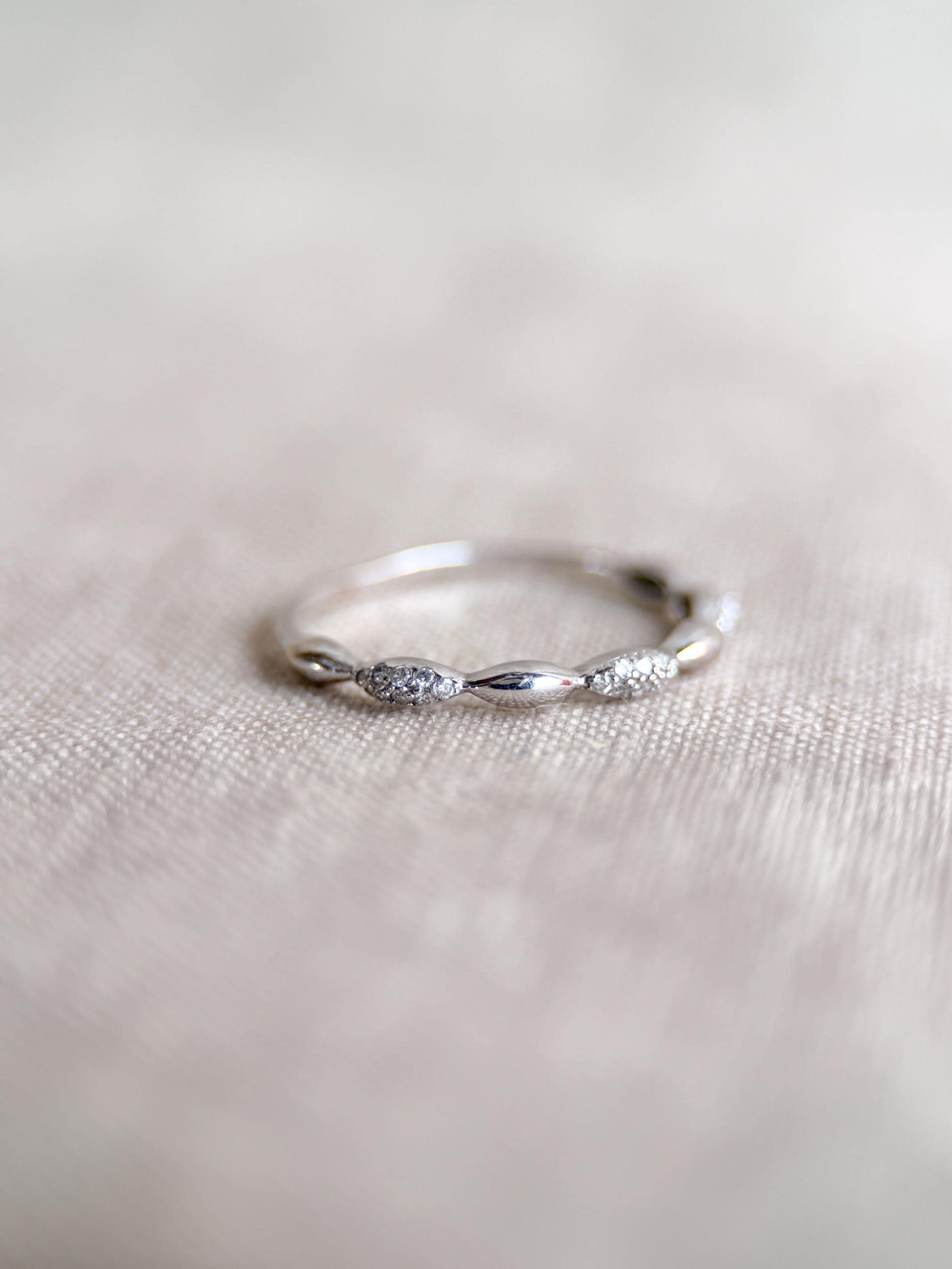 Vintage Diamond Wedding Band, Scalloped Pave Minimalist Ring, Stacking Band